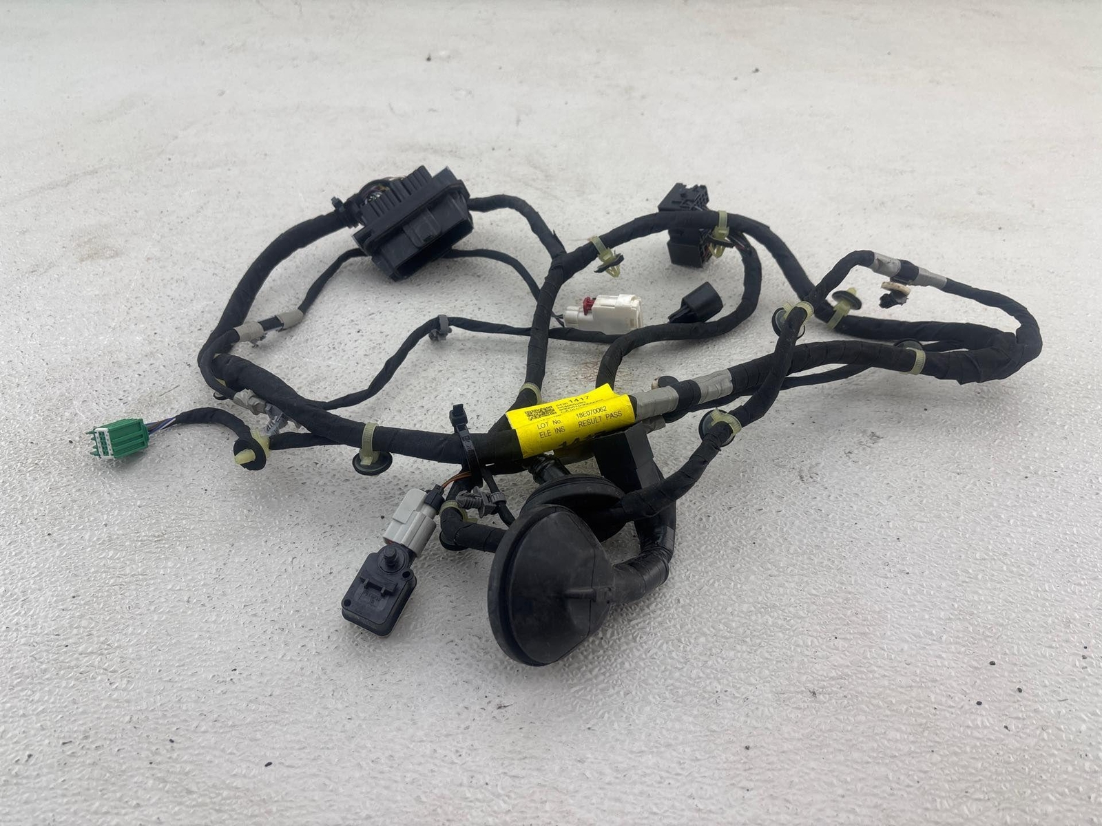 2017-2020 Buick Envision Front Driver Side Door Wiring Harness Oem