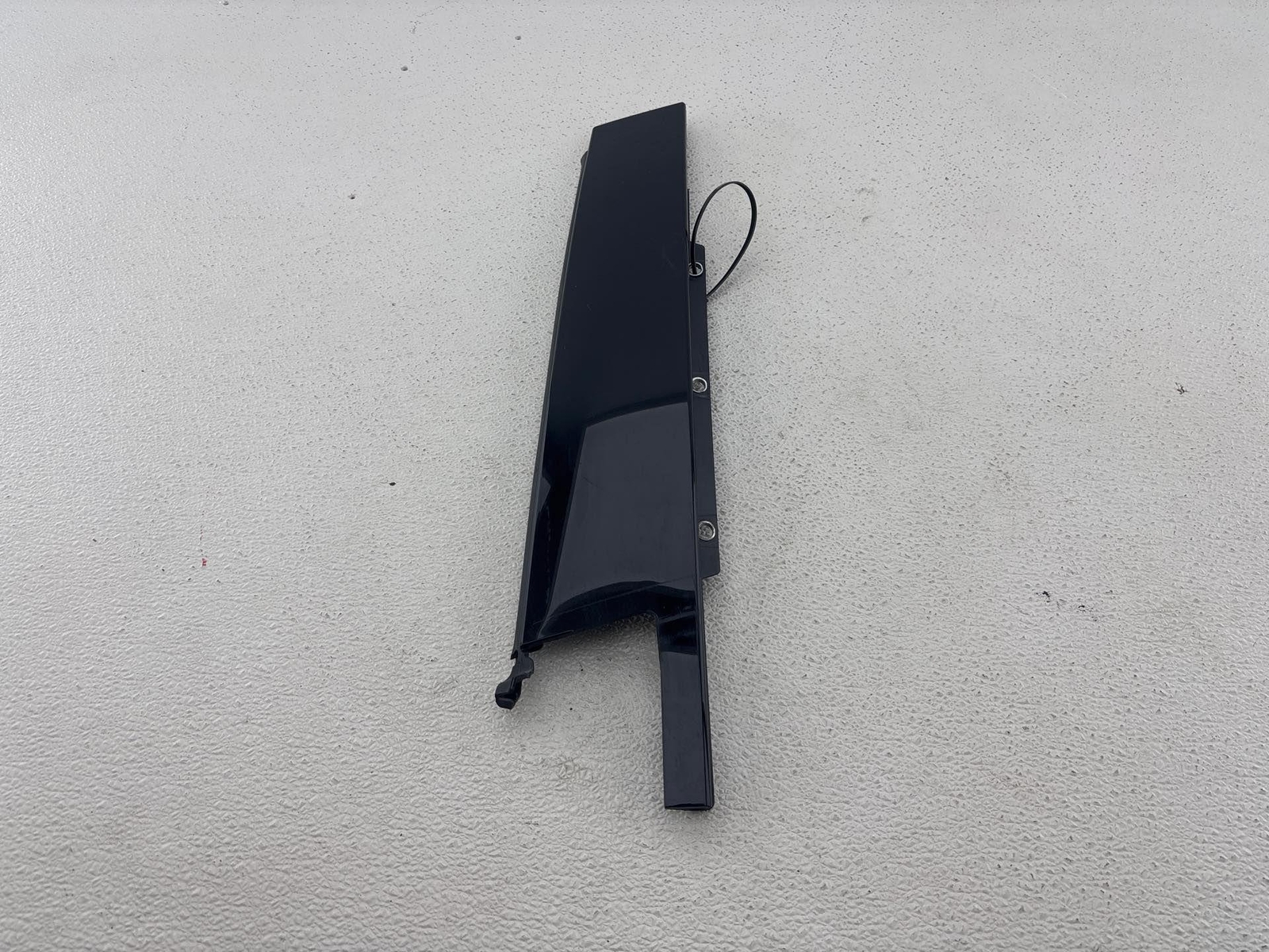 2017-2025 Alfa Romeo Giulia Rear Left Side Exterior Pillar Door Molding Oem