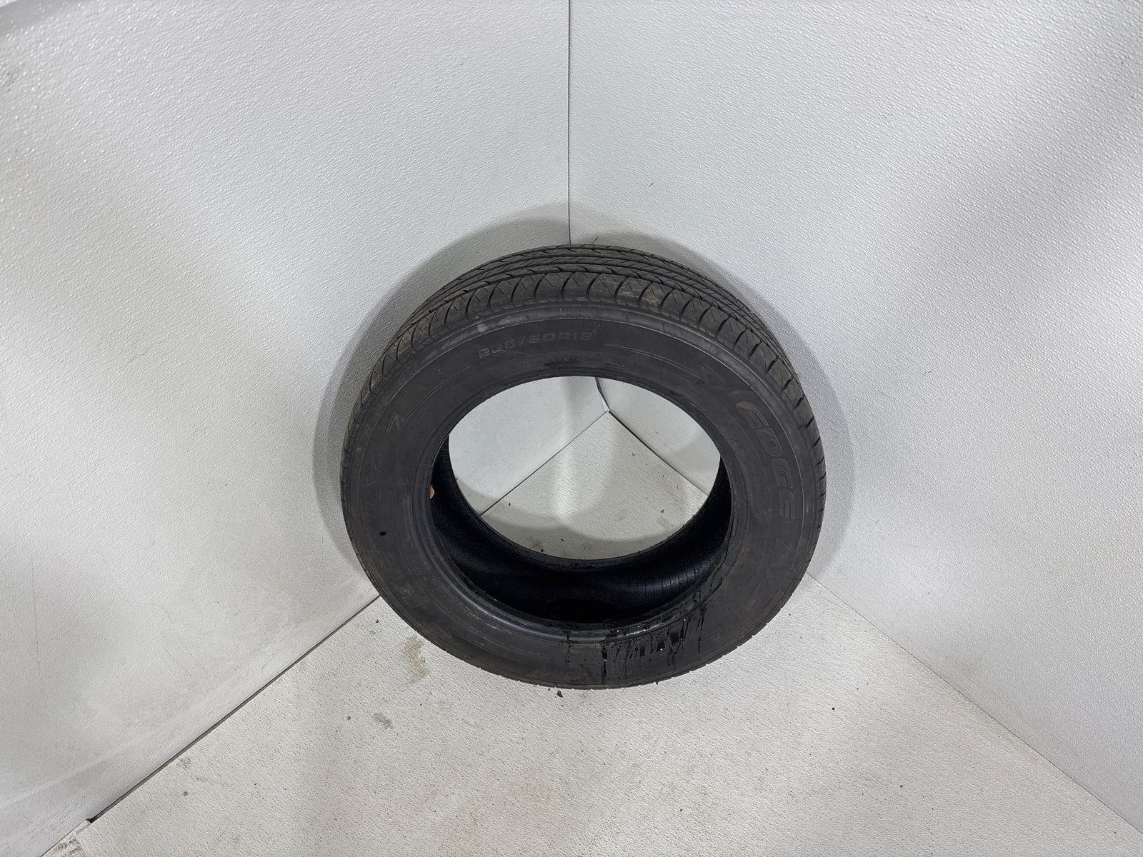 Kelly Edge A/S Used Tire 235/60 R18 103H 6/32