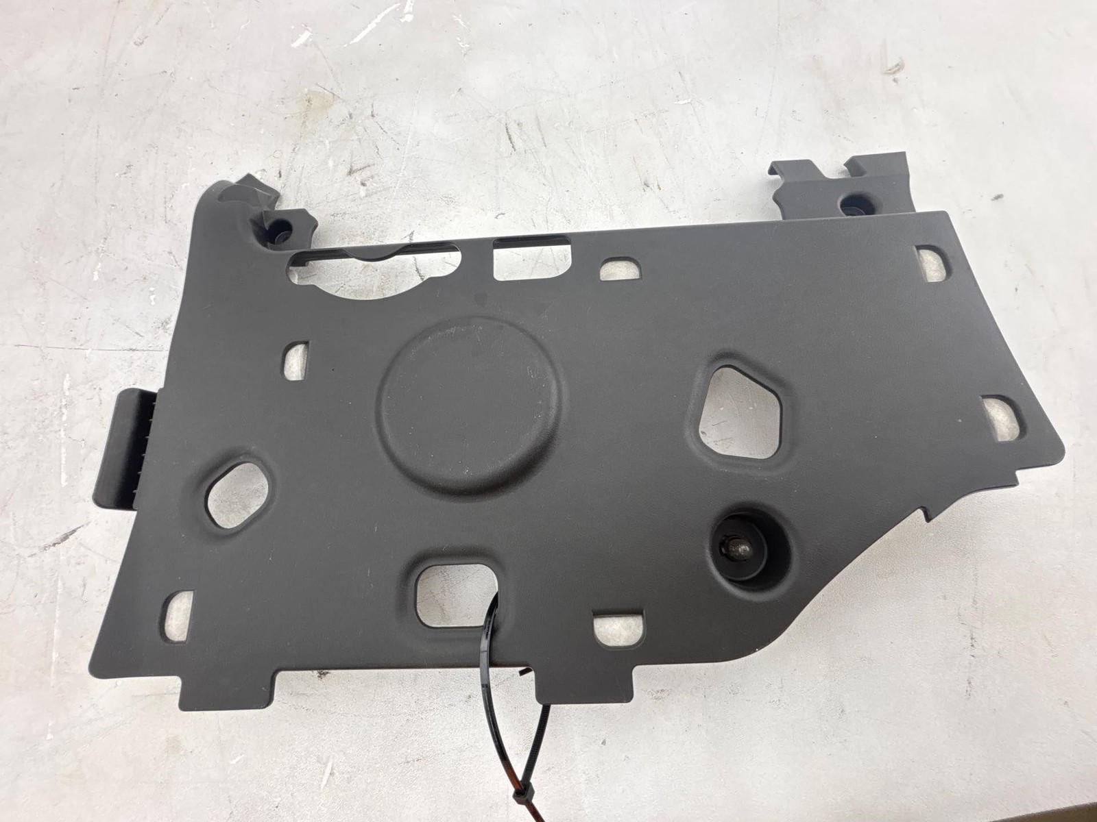2014-2020 Chevrolet Impala Front Right Side Dash Lower Insulator Panel Trim Oem