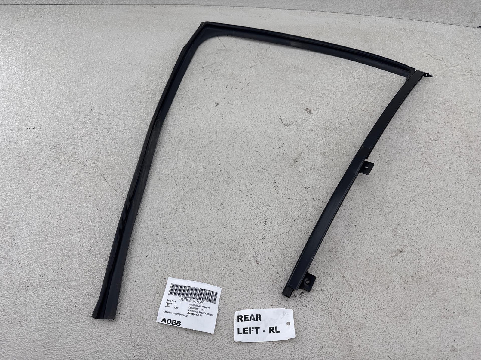 2009-2014 Acura Tl Rear Left Window Weatherstripping
