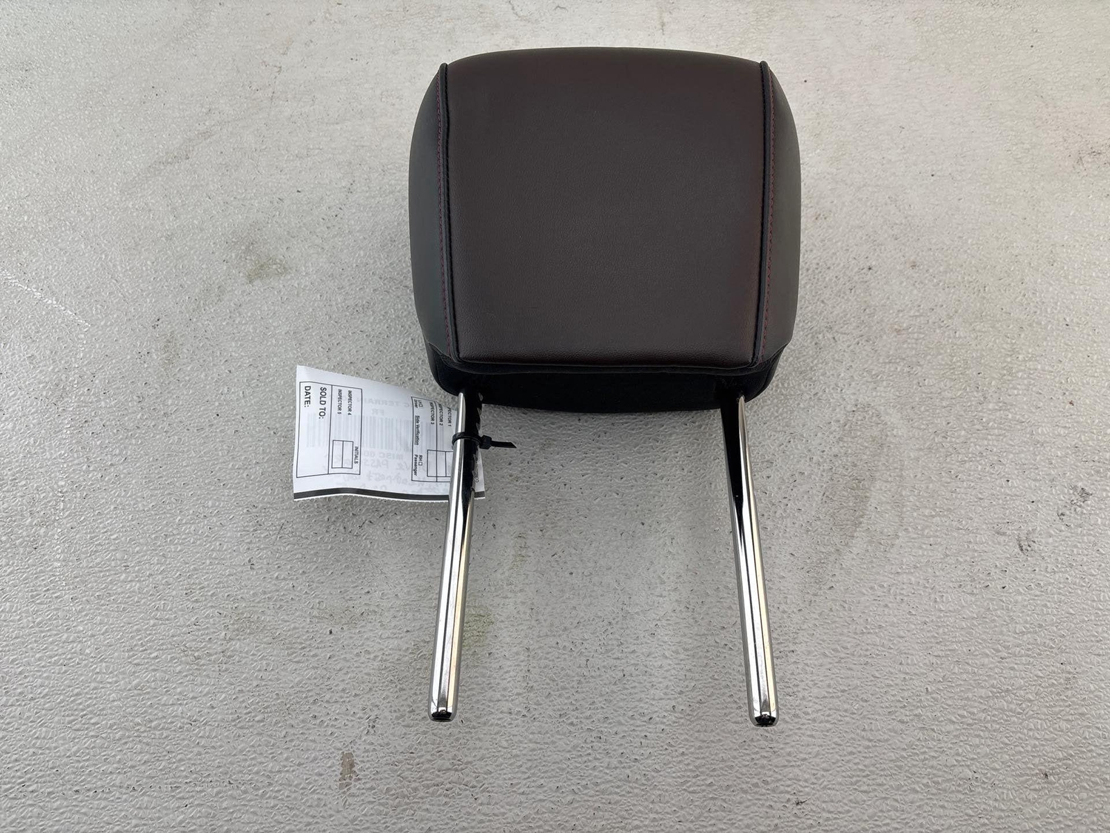 2010 - 2015 Gmc Terrain Front Right Or Left Headrest Brown/ Black Leather Oem