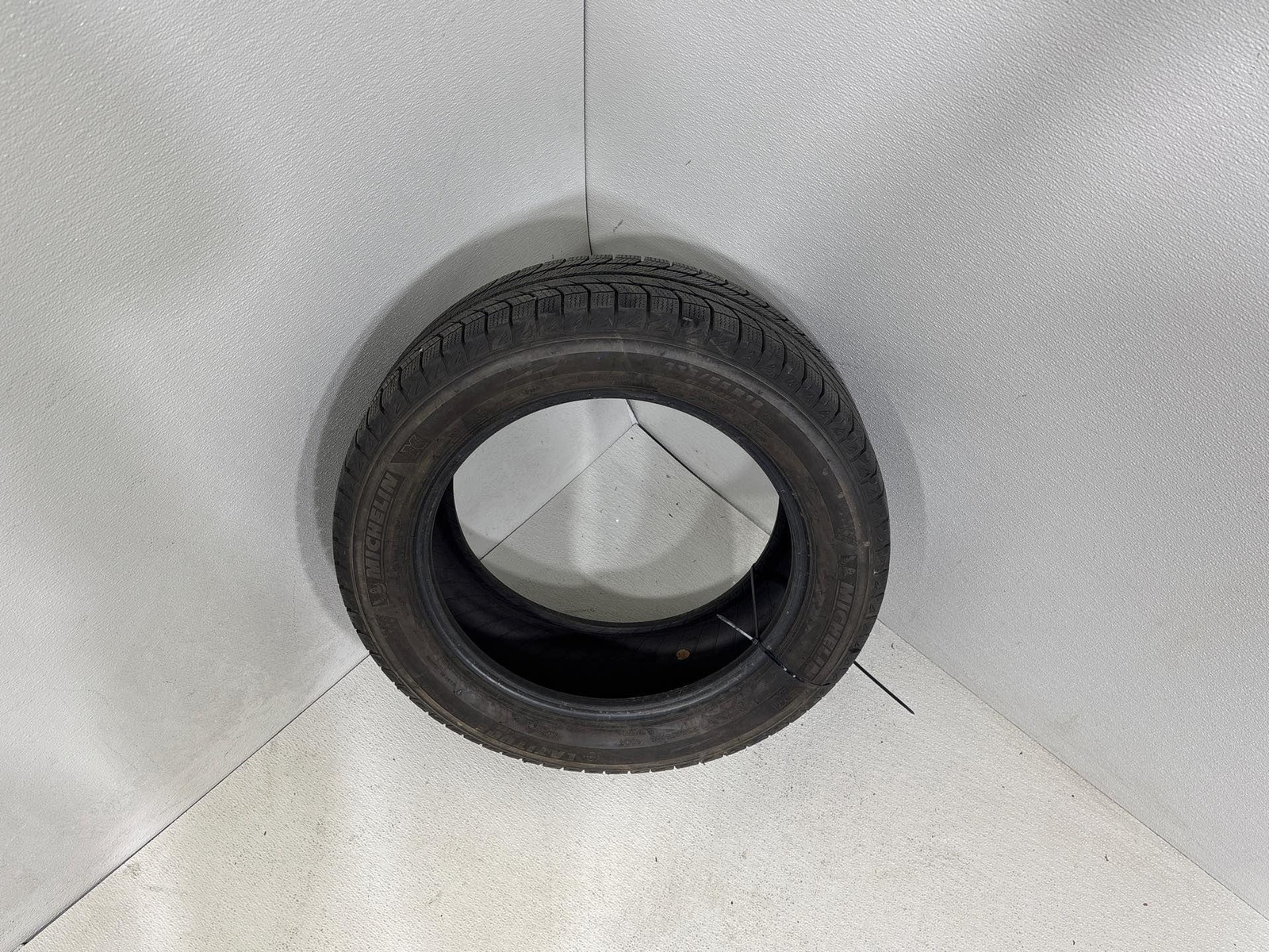 Winter Tire 235/55R18 Michelin Latitude - 9/32 OEM
