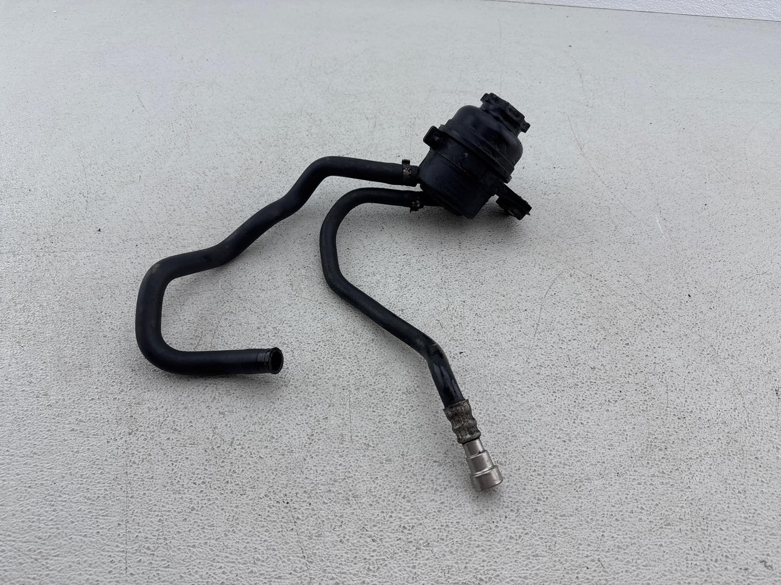 2007-2011 Bmw 335I E92 Power Steering Pump Reservoir Bottle Tank Oem