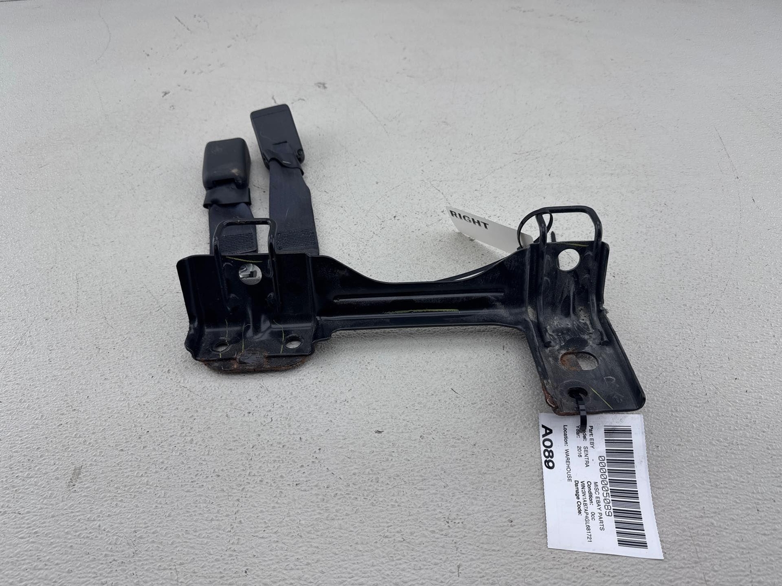 2013-2019 Nissan Sentra Rear Right And Center Seat Belt Buckle Oem