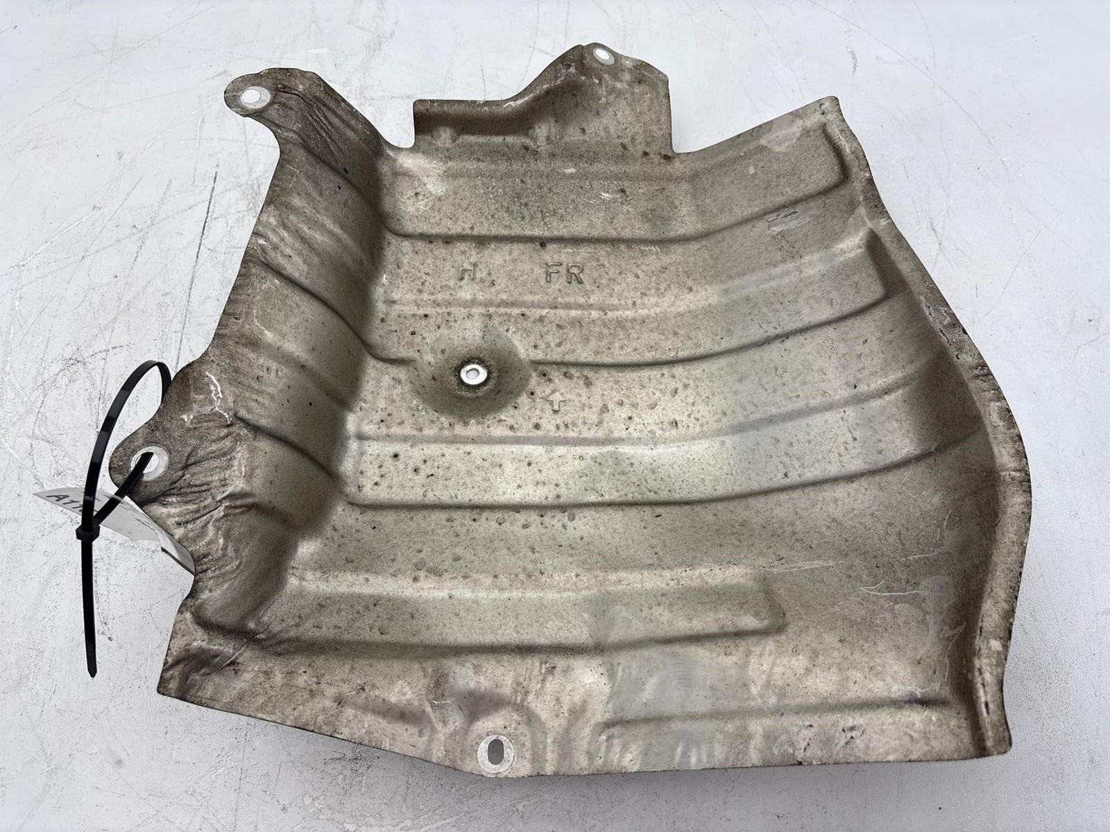 2014 - 2020 Infiniti Qx60 Engine Exhaust Center Heat Shield Oem
