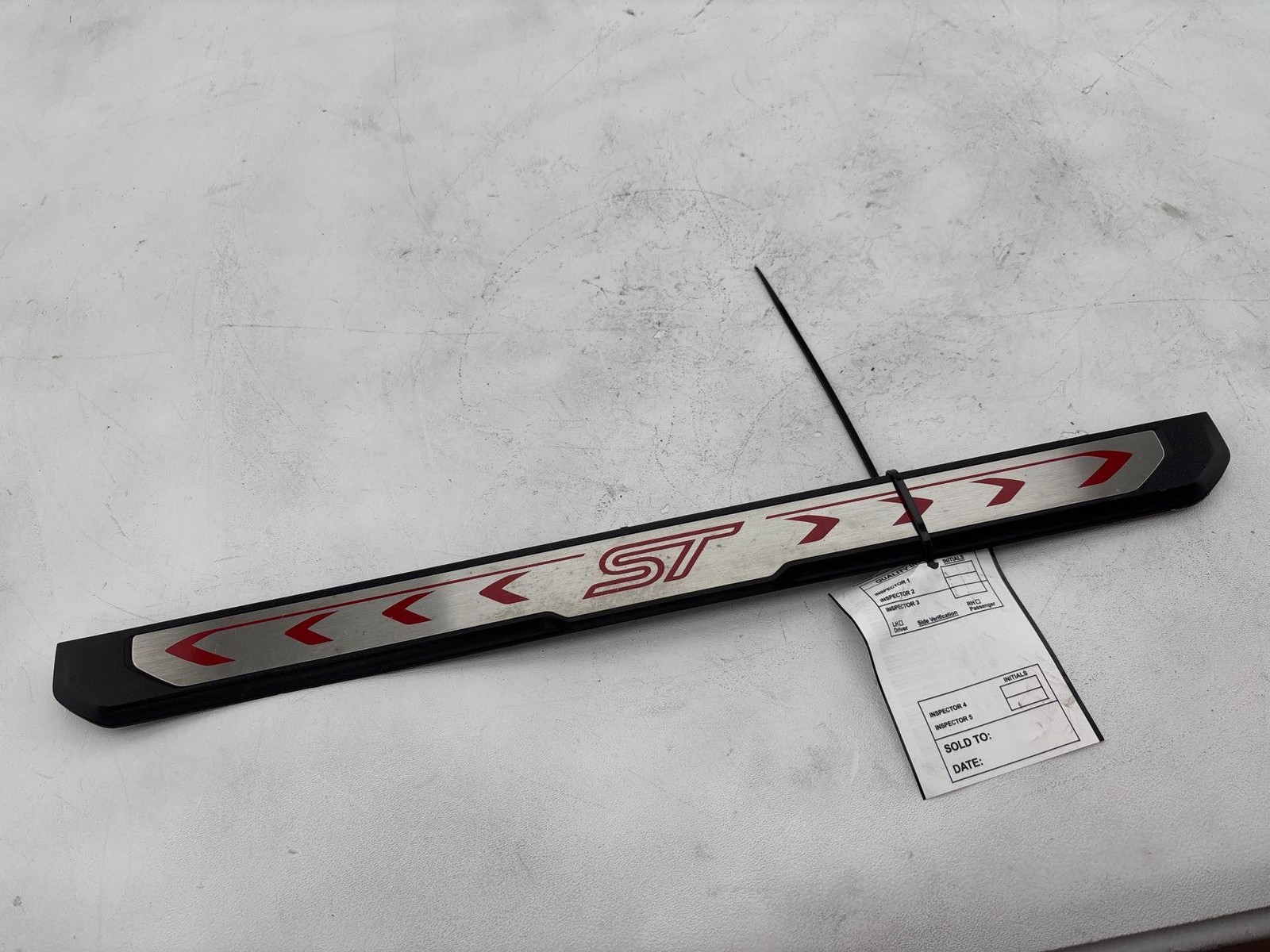 2014 - 2019 Ford Fiesta St Front Right Passenger Side Door Sill Scuff Plate Oem