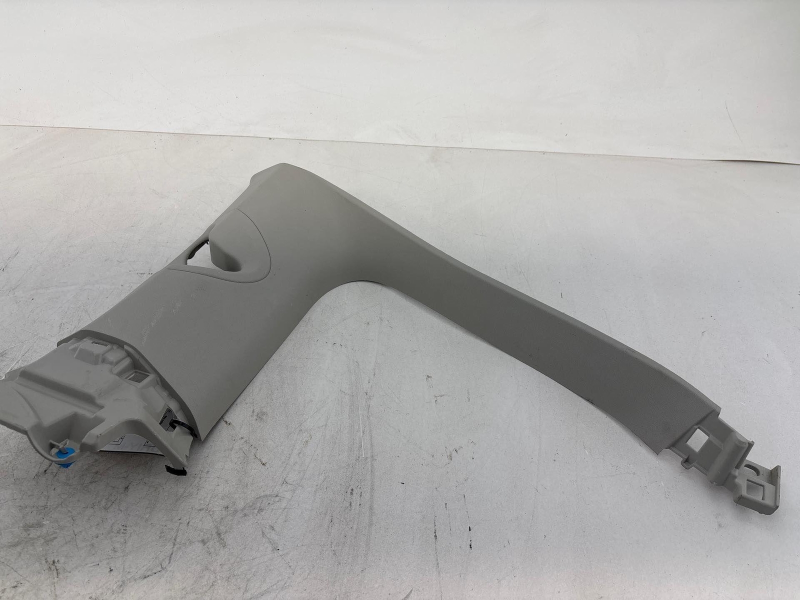 2019-2024 Subaru Ascent Right Quarter Panel D-Pillar Cover Oem