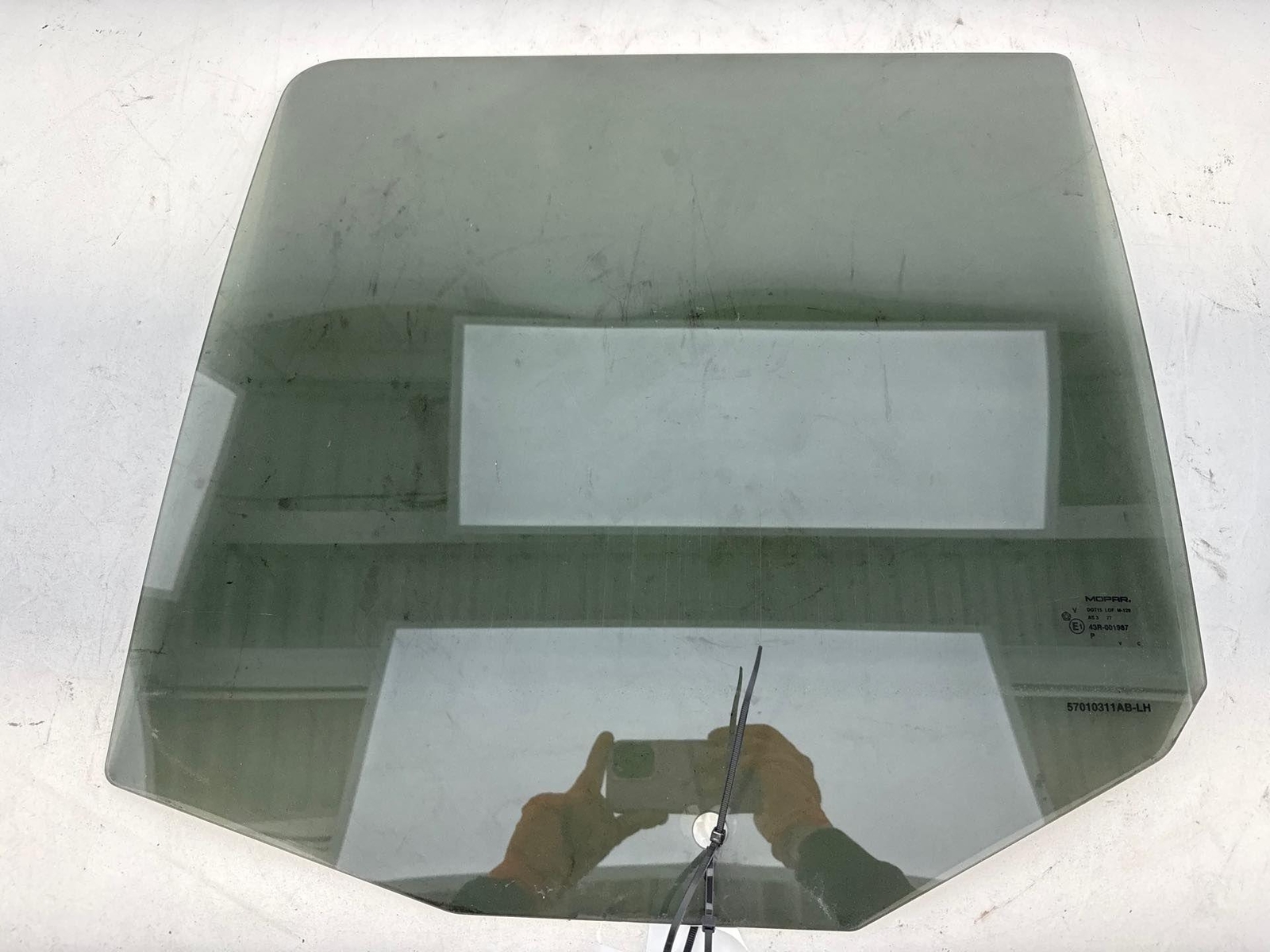 2008 - 2012 Jeep Liberty Rear Left Door Window Glass Oem