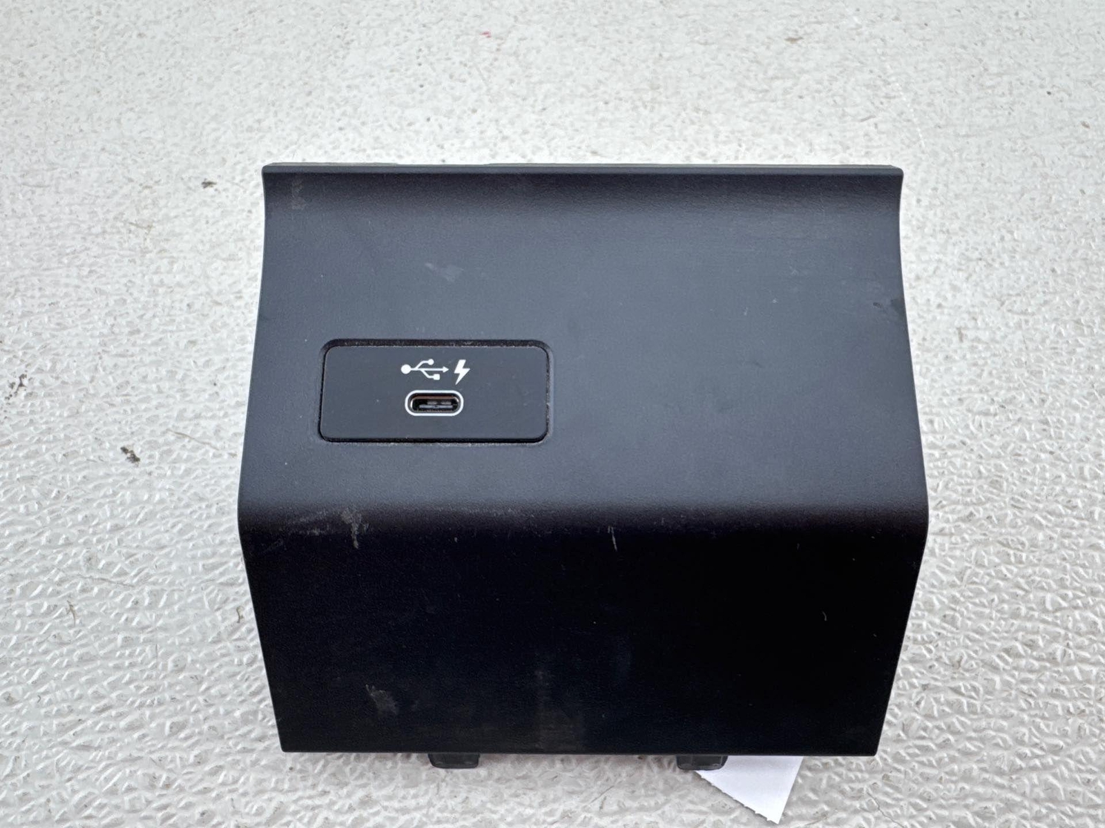 2019-2025 Bmw X5 G05 Center Console Rear Panel Trim W/ Usb Socket Oem