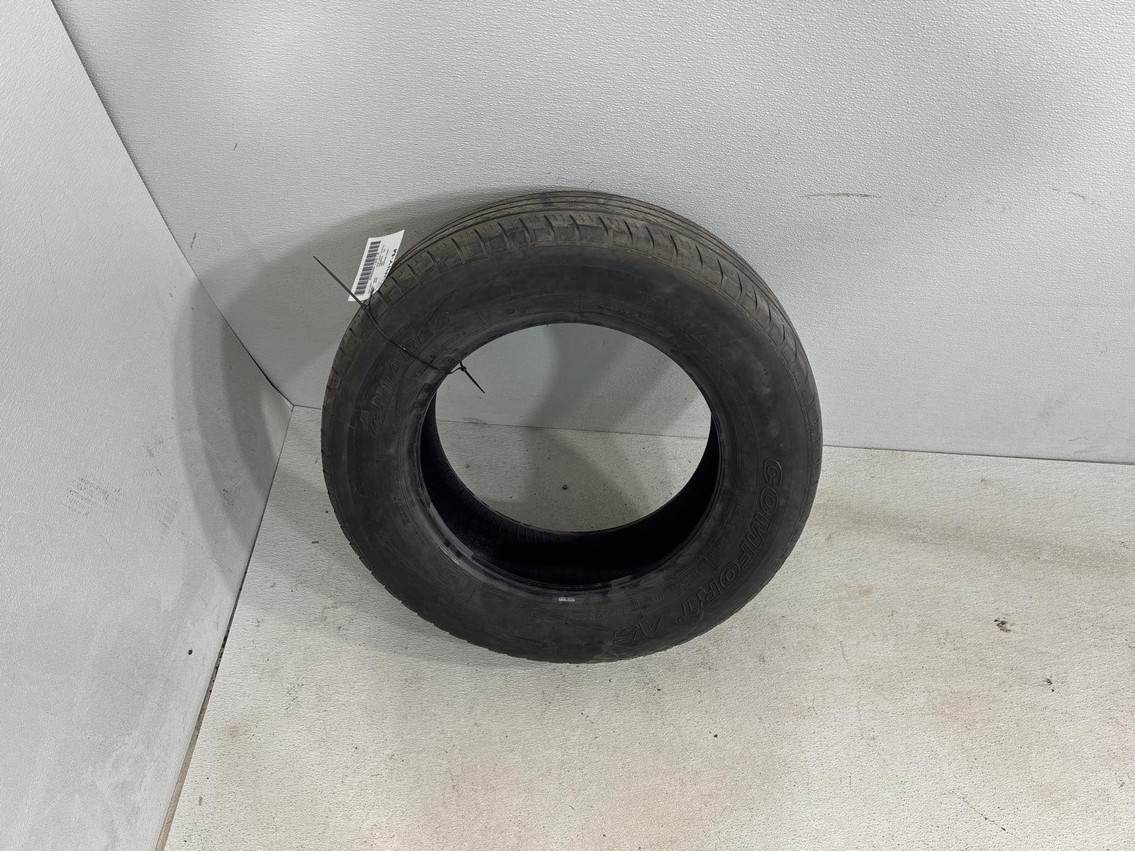 Antares Comfort A5 Used Tire 235/65 R17 104H 5/32