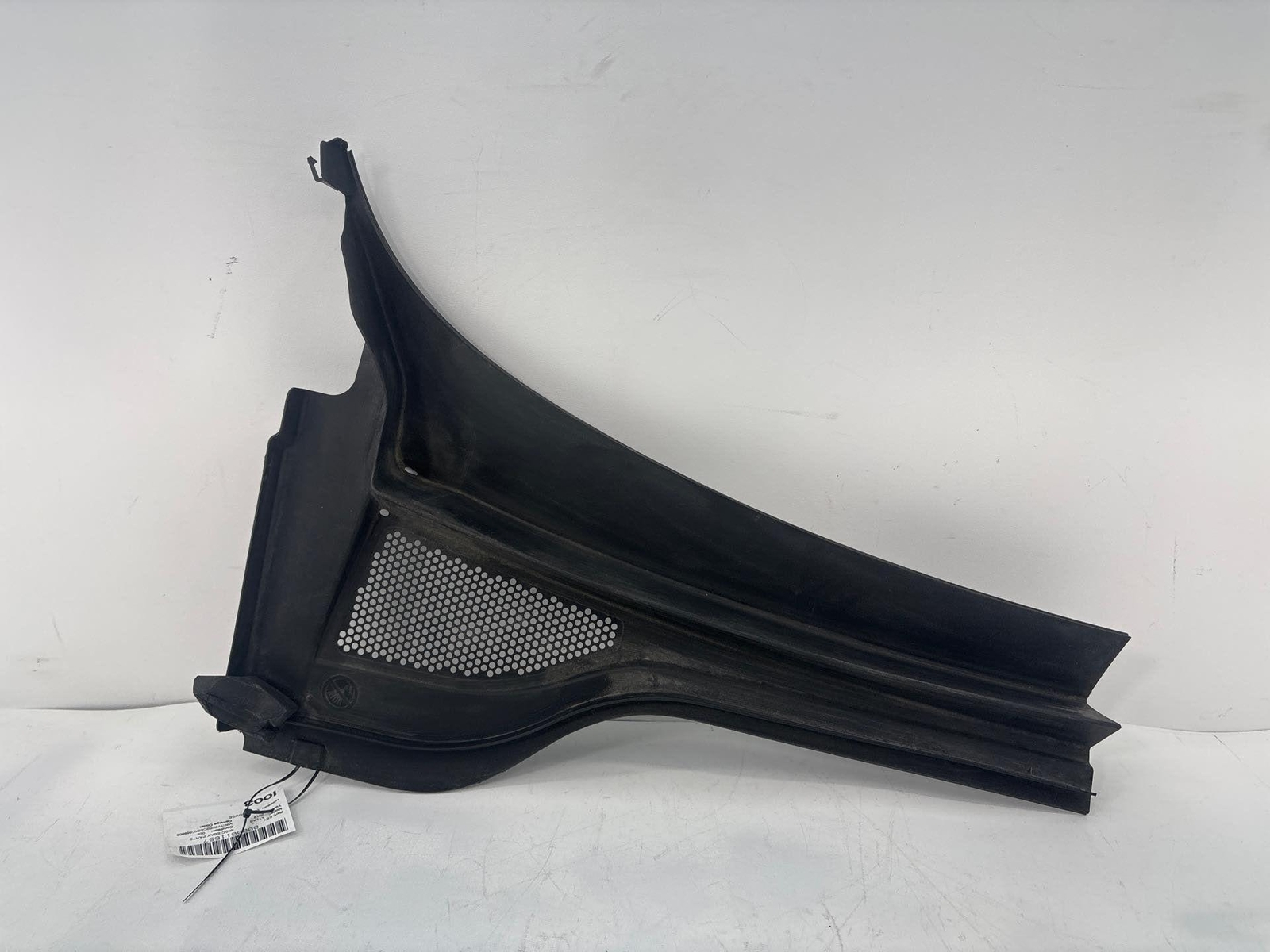 2018-2020 Vw Atlas Right Pass Front Windshield Cowl Vent Grille Cover Panel Oem