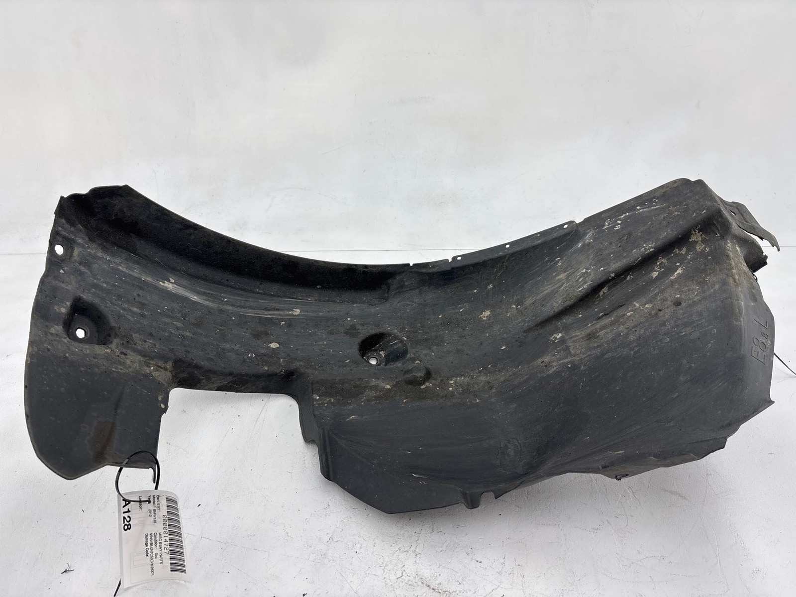 2008-2013 Bmw 135I/128I Front Left Inner Fender Liner Oem