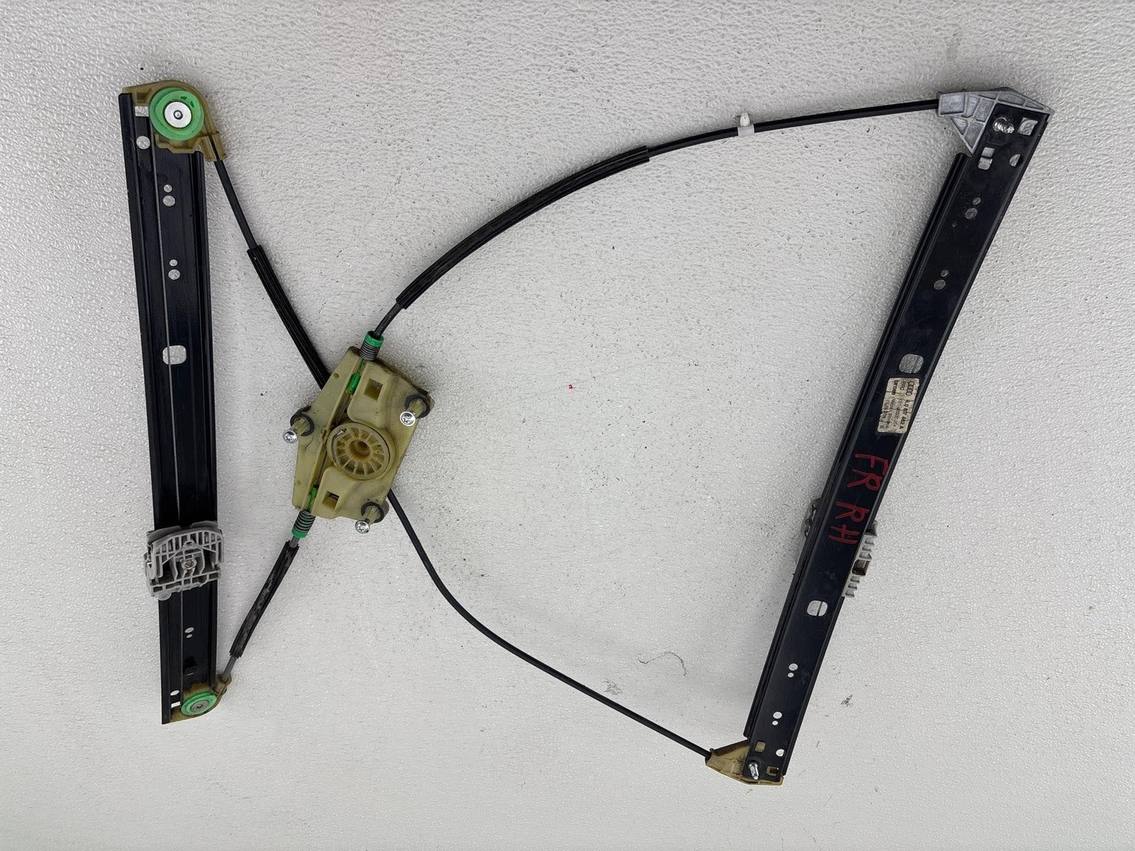 2007 - 2012 Audi Q7 Front Right Passenger Side Door Window Regulator Oem