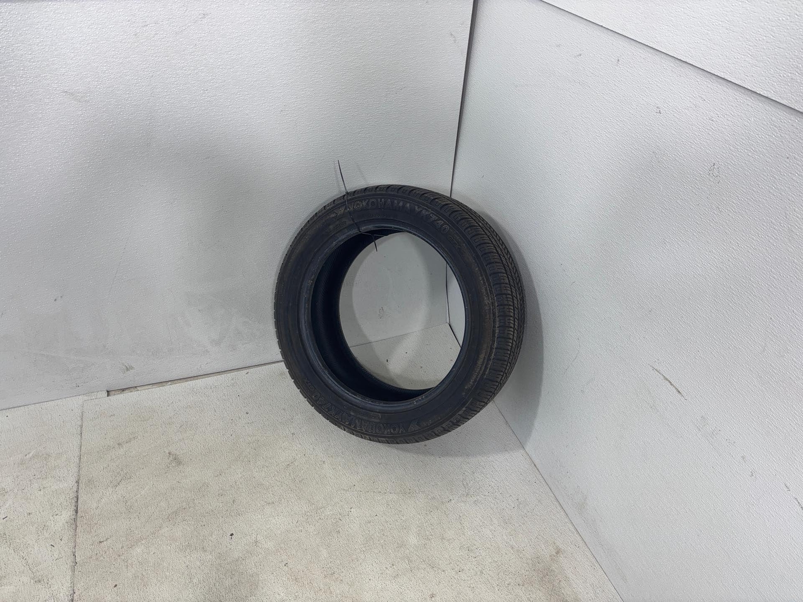 235/55R19 Yokohama Yk740 Gtx 105V - 8/32 Used Tire