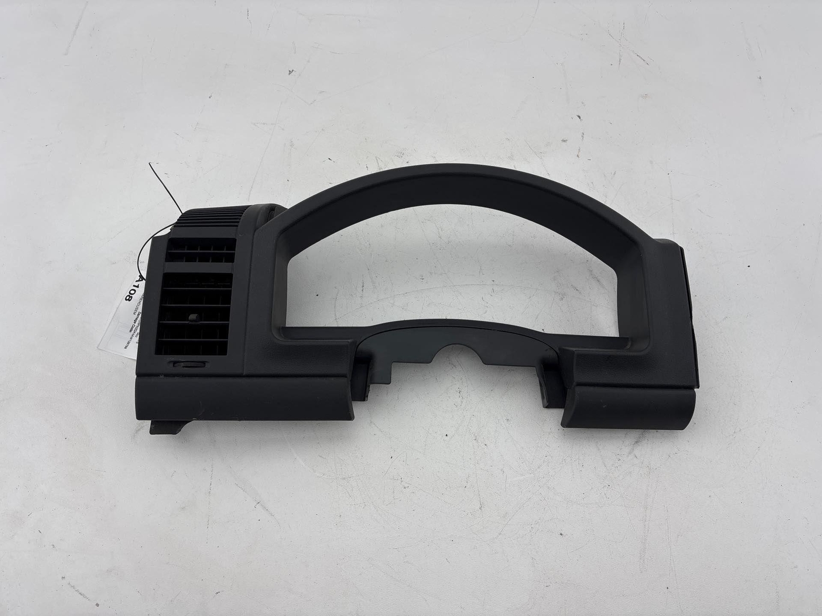2008 - 2012 Jeep Liberty Speedometer Instrument Cluster Bezel 1820774Xdv Oem