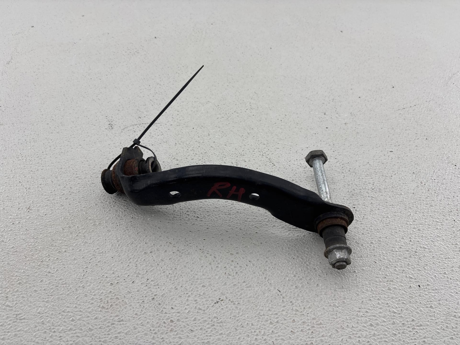 2013-2019 Nissan Sentra Front Right Suspension Upper Control Arm Oem