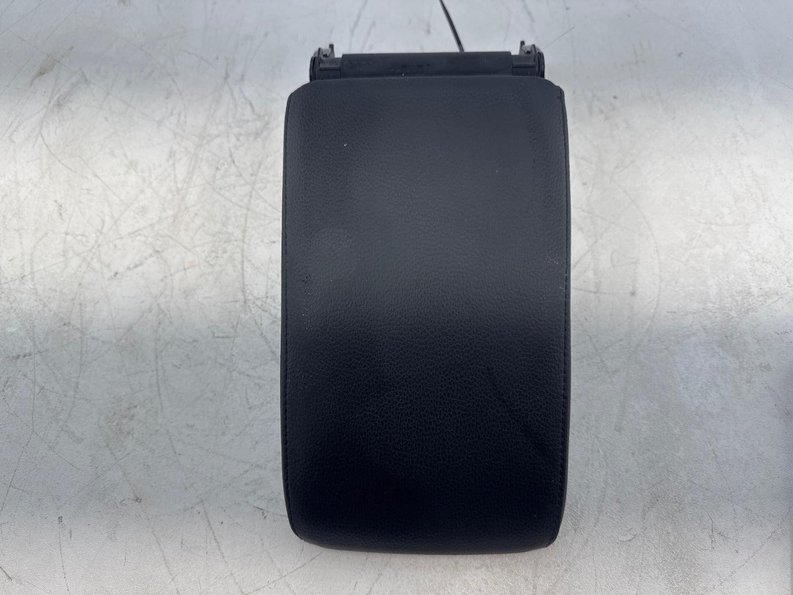 2010-2014 Volkswagen Jetta SportWagen Center Console Arm Rest Lid