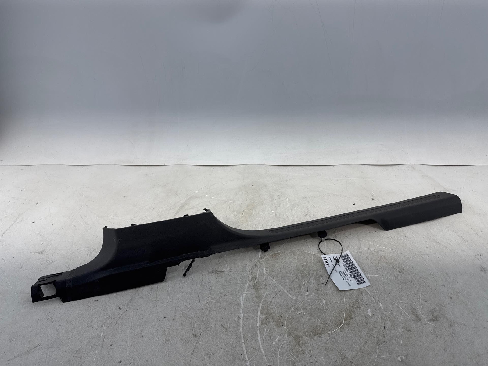 2018-2024 Volkswagen Tiguan Front Left Side Door Sill Scuff Kick Plate Trim