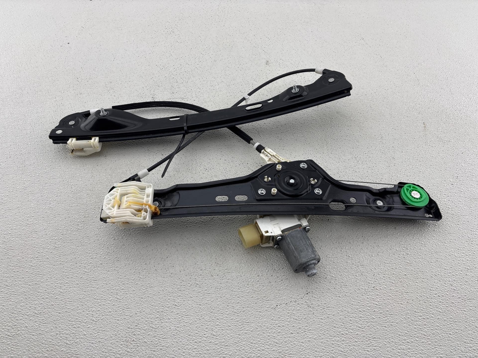 2007-2012 Bmw 328 Series Left Front Door Window Regulator & Motor Oem 7140587