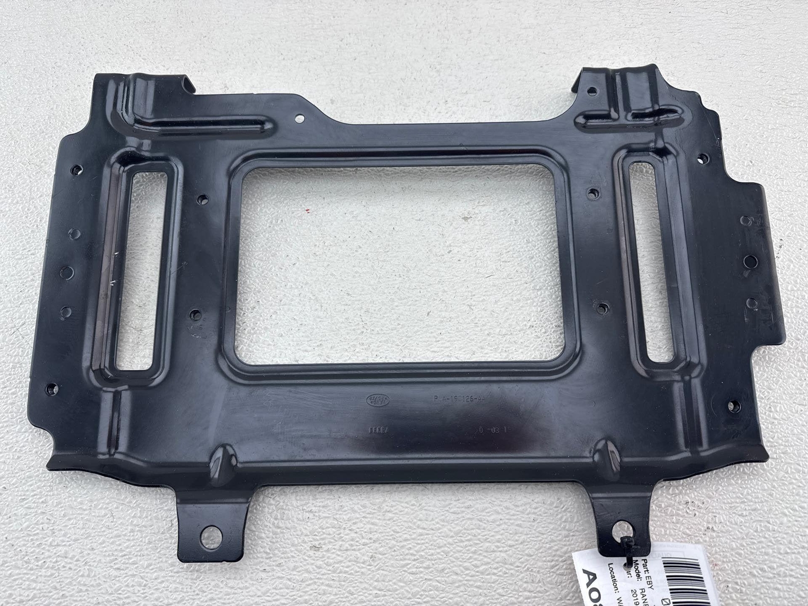 2018-2022 Land Range Rover Amplifier Bracket Mount Oem Pla-19C126-Aa