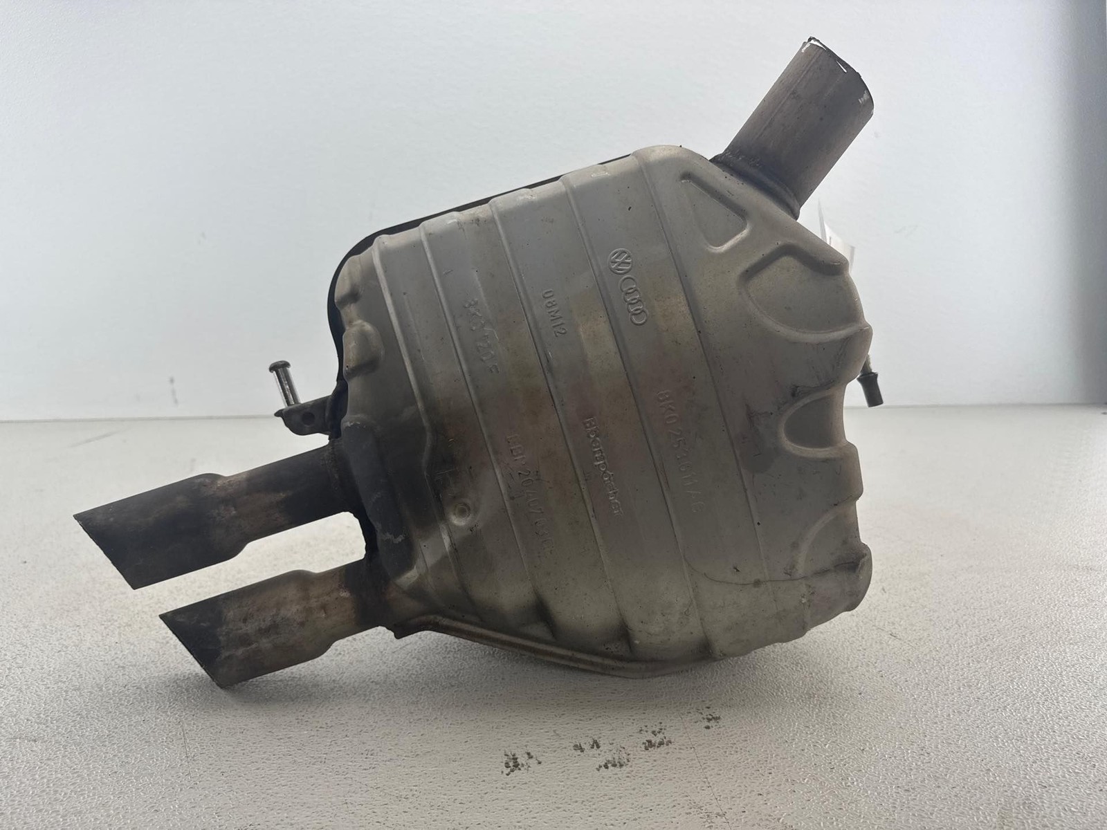 2009 - 2013 AUDI A4 A5 2.0L REAR LEFT EXHAUST MUFFLER OEM