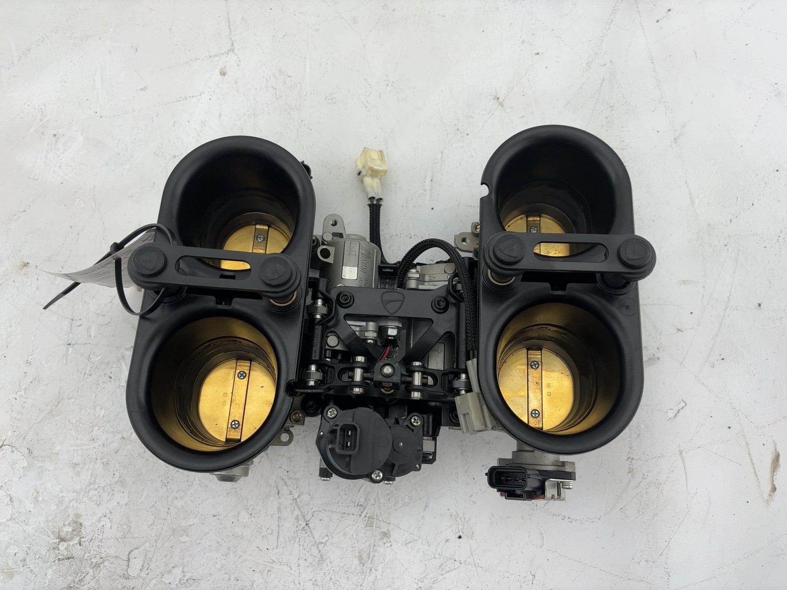 2018 Ducati Panigale V4 Throttle Bodies Body Intake Carbs Stacks Oem 28221213B