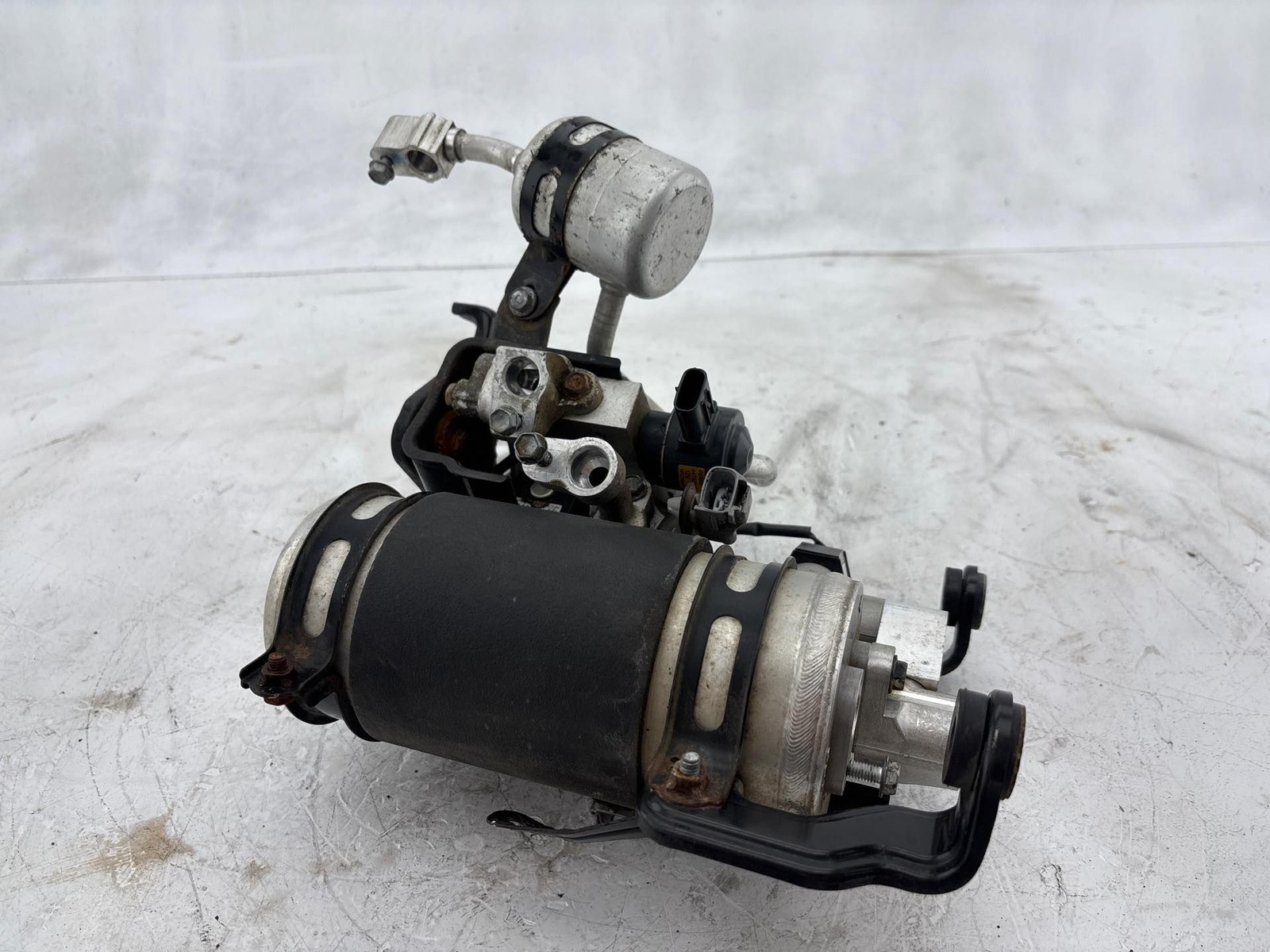 2017-2022 Toyota Prius Prime A/C Air Conditioning - Accumulator Assembly OEM