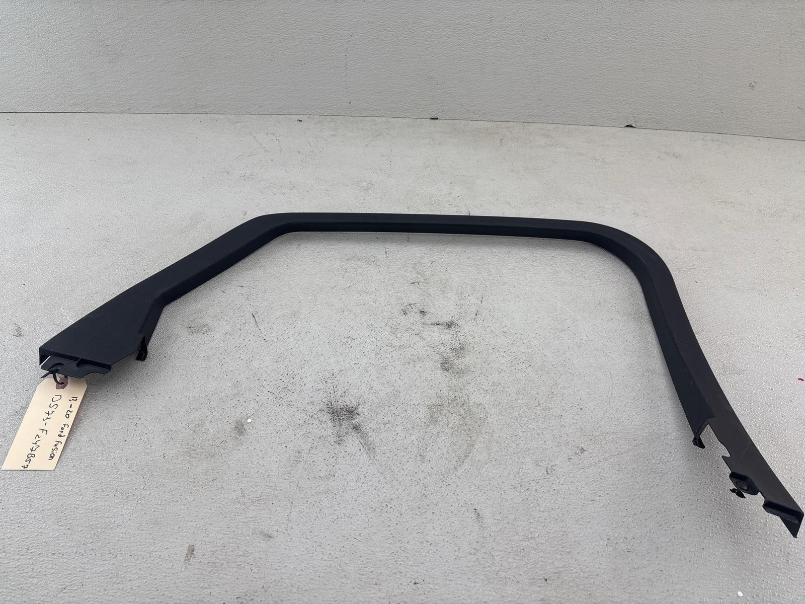 2013 - 2020 Ford Fusion Rear Left Side Door Window Frame Trim Cover Panel Oem
