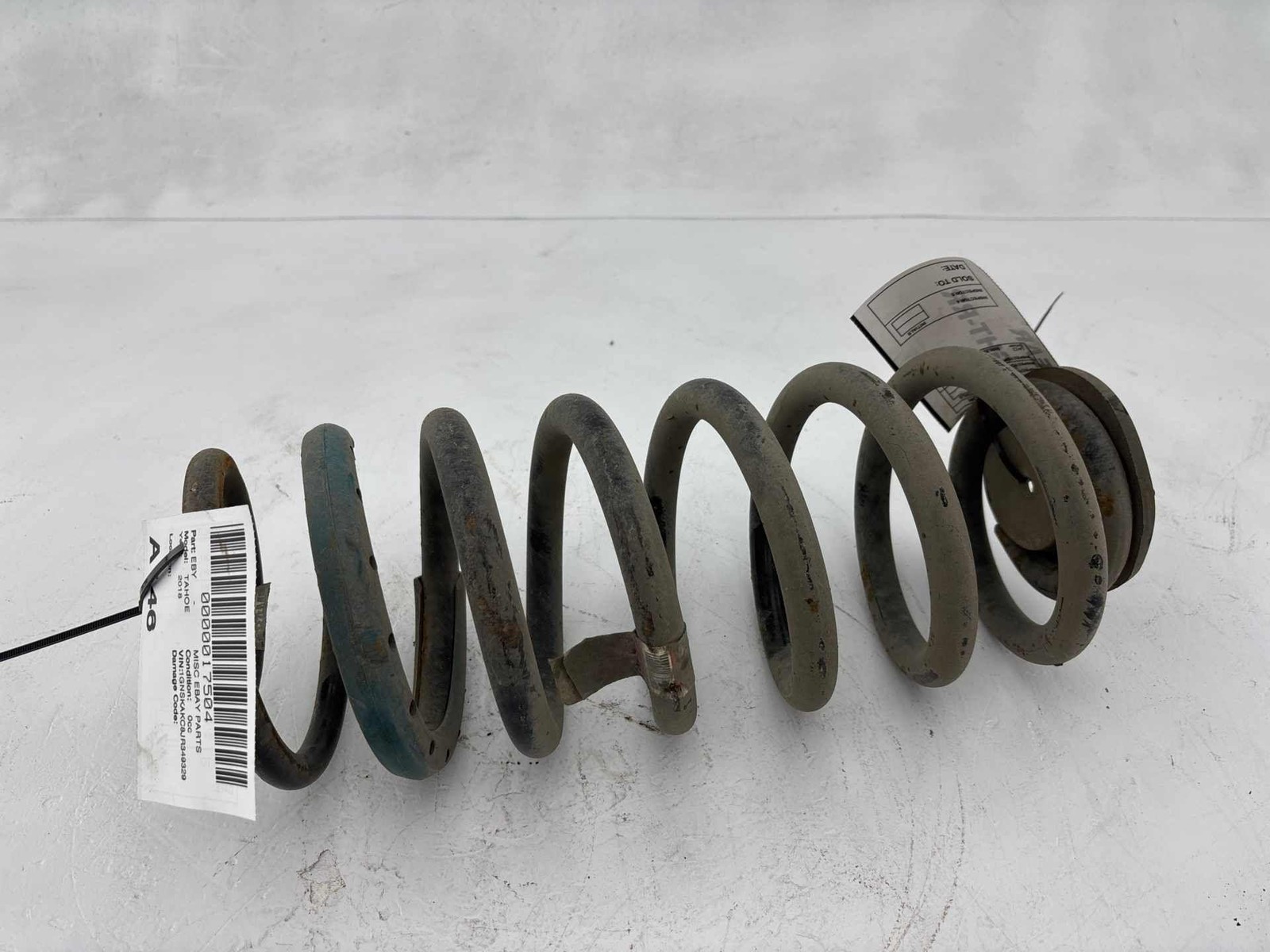 2015 - 2020 Chevrolet Tahoe Rear Right Side Suspension Coil Spring Oem