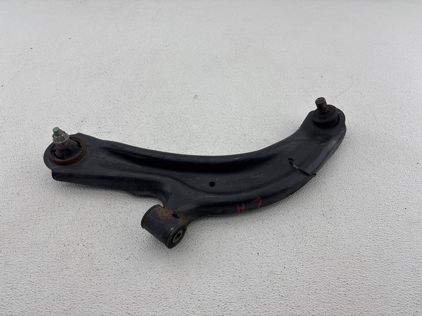 2013-2019 Nissan Sentra Front Left Lower Control Arm Oem