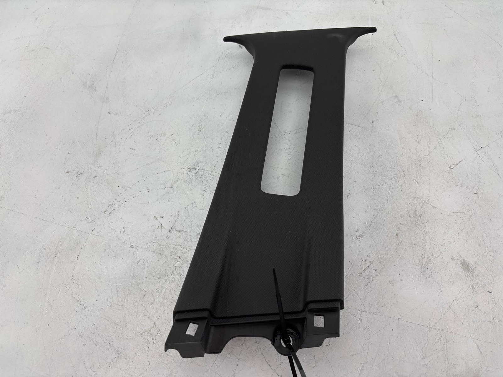 2014 - 2019 Ford Fiesta Left Driver Side Center B Pillar Upper Trim Panel Oem