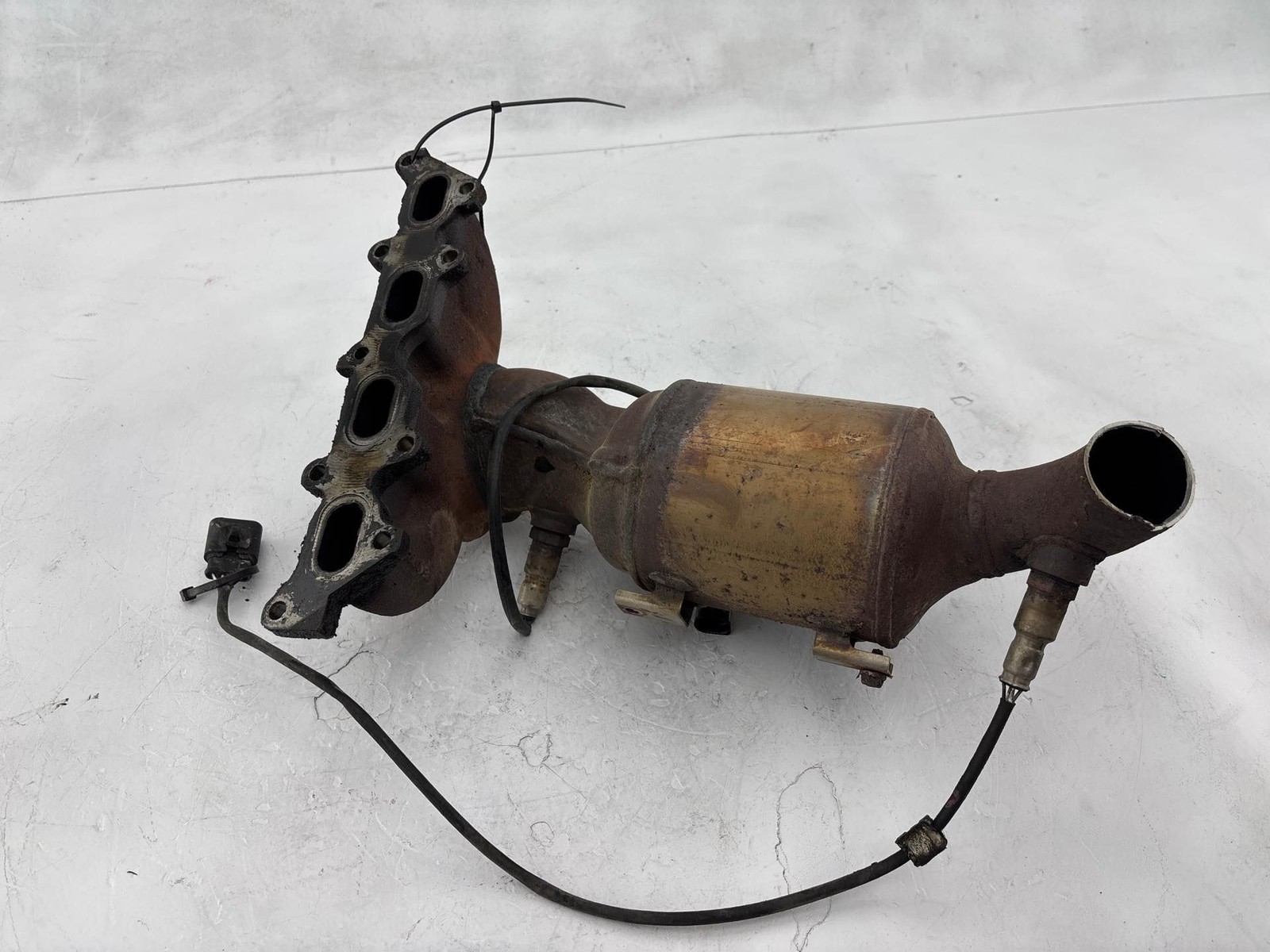 2012-2017 Fiat 500 1.4L Catalytic Converter W/ Exhaust Manifold OEM