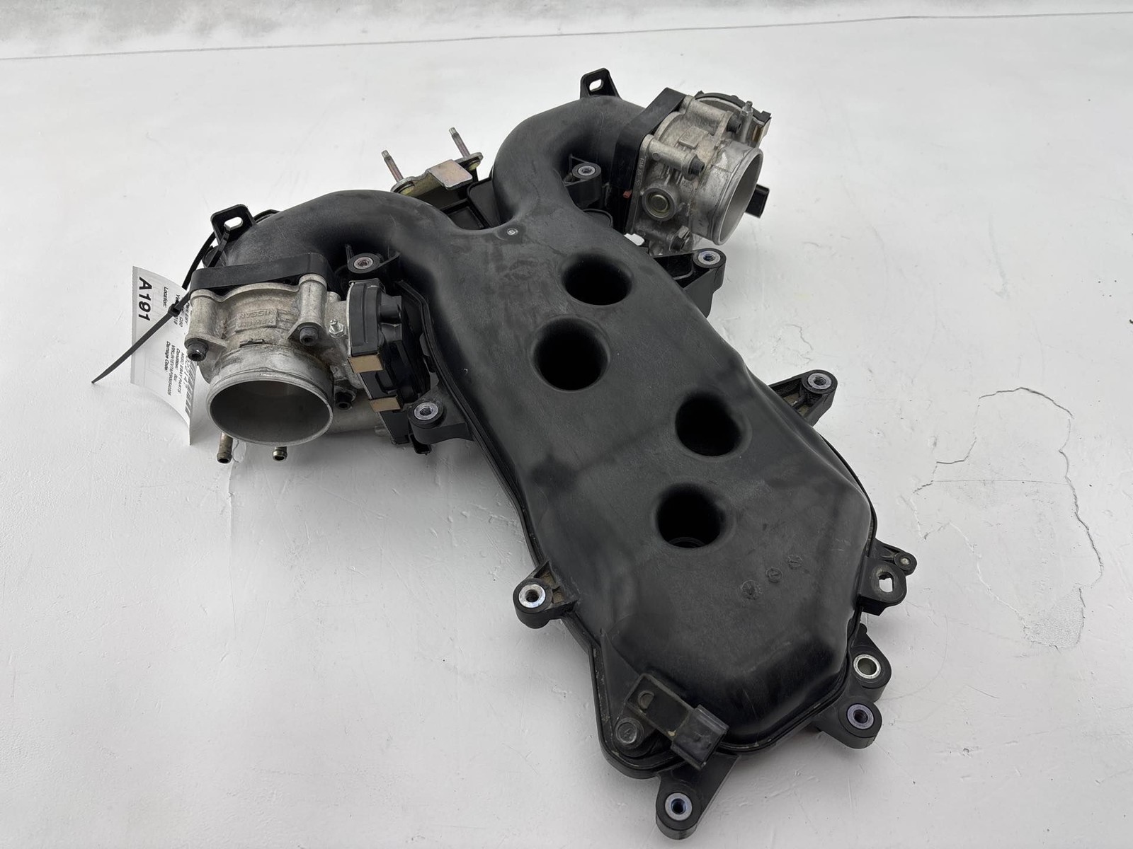 2016-2023 Infiniti Q50 3.0L Upper Intake Manifold W/ Throttle Body OEM