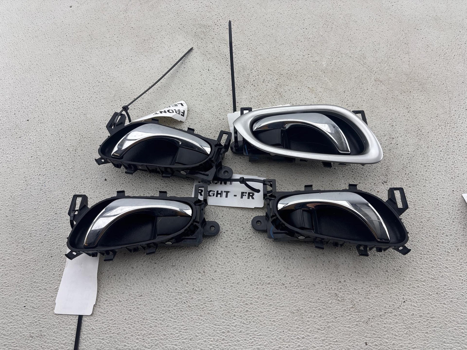 2013-2019 Nissan Sentra Inside Door Handle Set