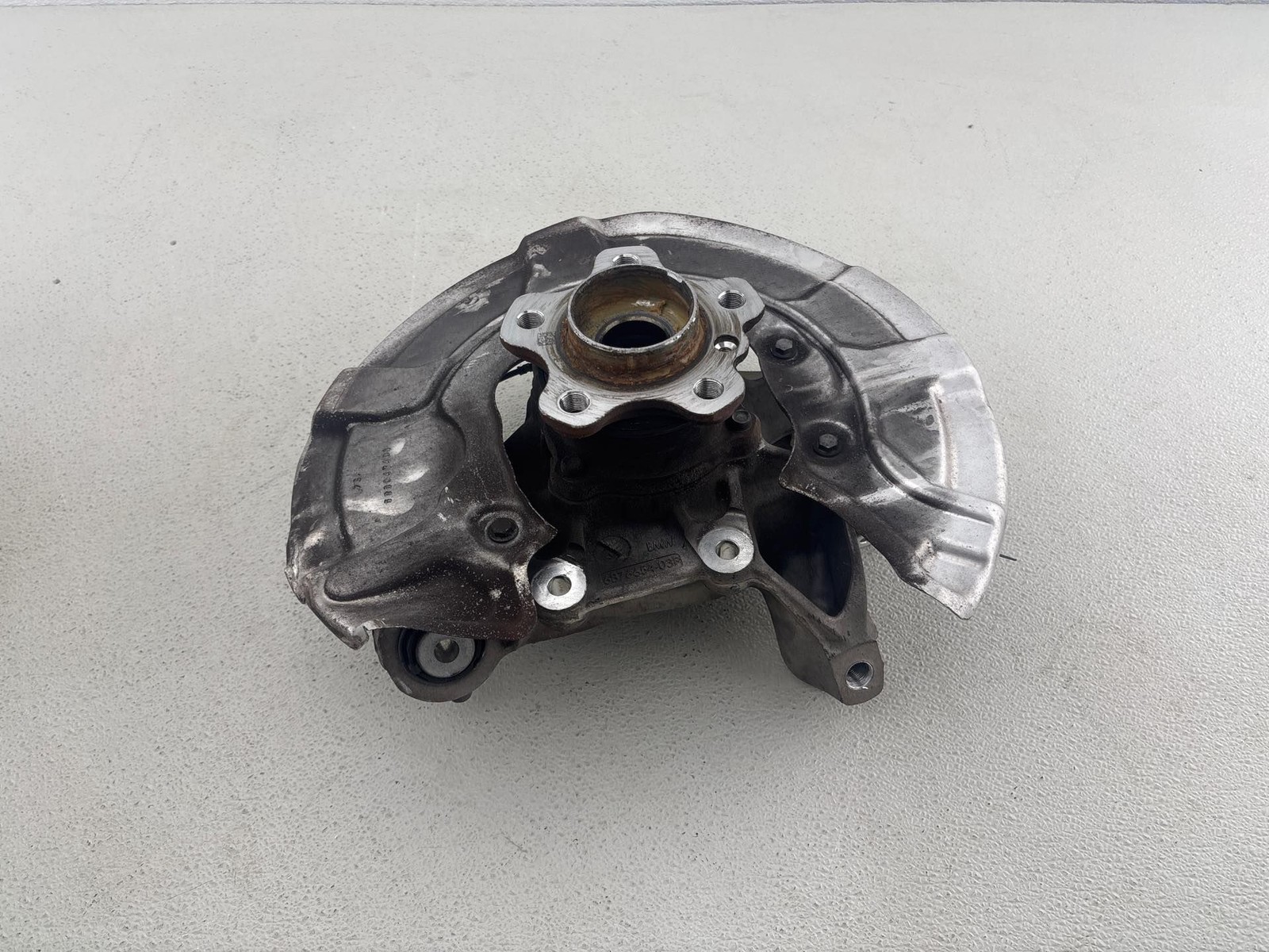 2019 - 2023 BMW X7 G07 Rear Right Suspension Spindle Knuckle 6876654 OEM