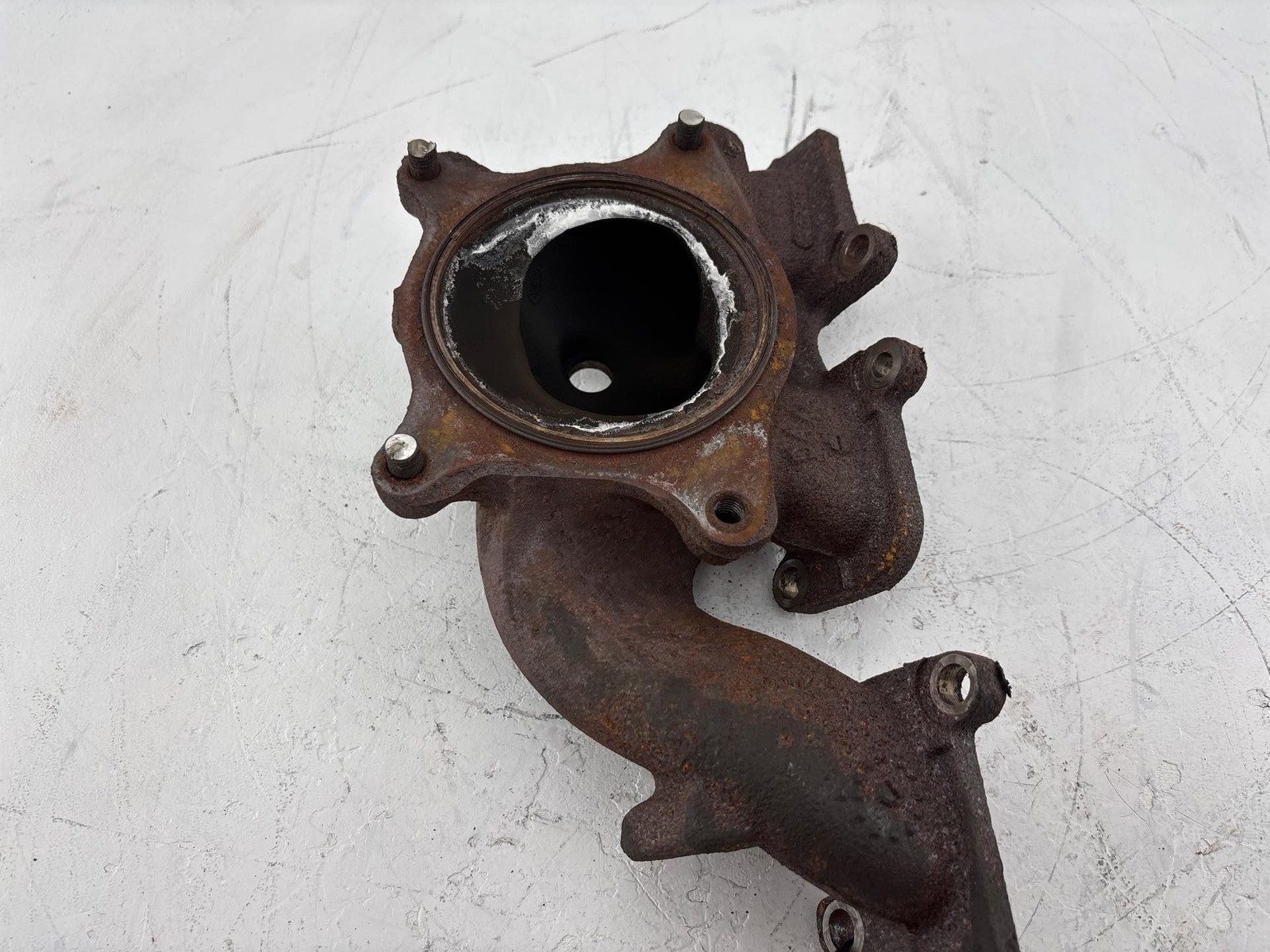 2010-2012 FORD TAURUS 3.5L V6 ENGINE RIGHT EXHAUST MANIFOLD 7T4E-9430-HA OEM
