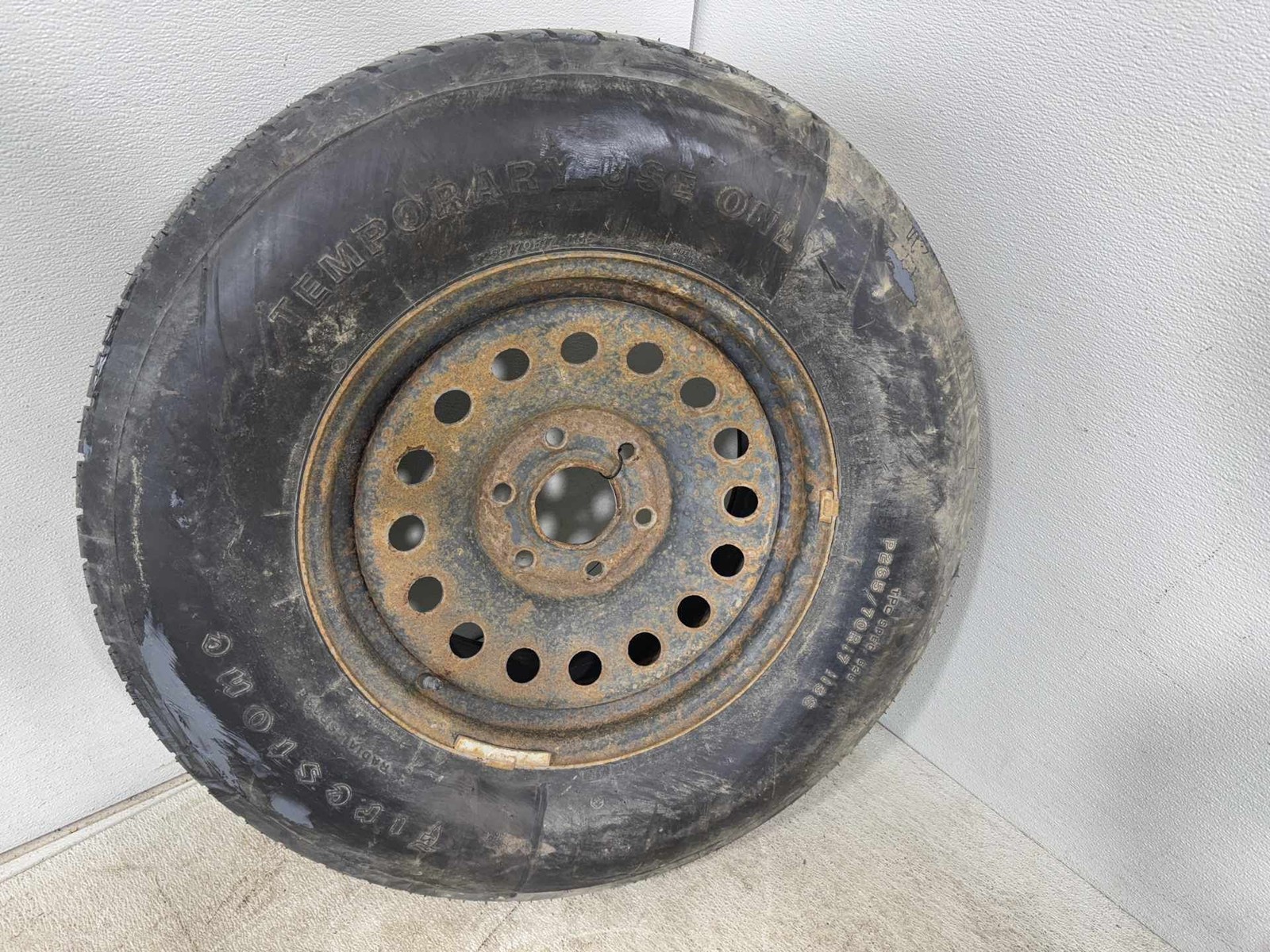 2007-2020 Chevrolet Tahoe Spare Wheel Tire 265/70R17 Firestone 113S OEM