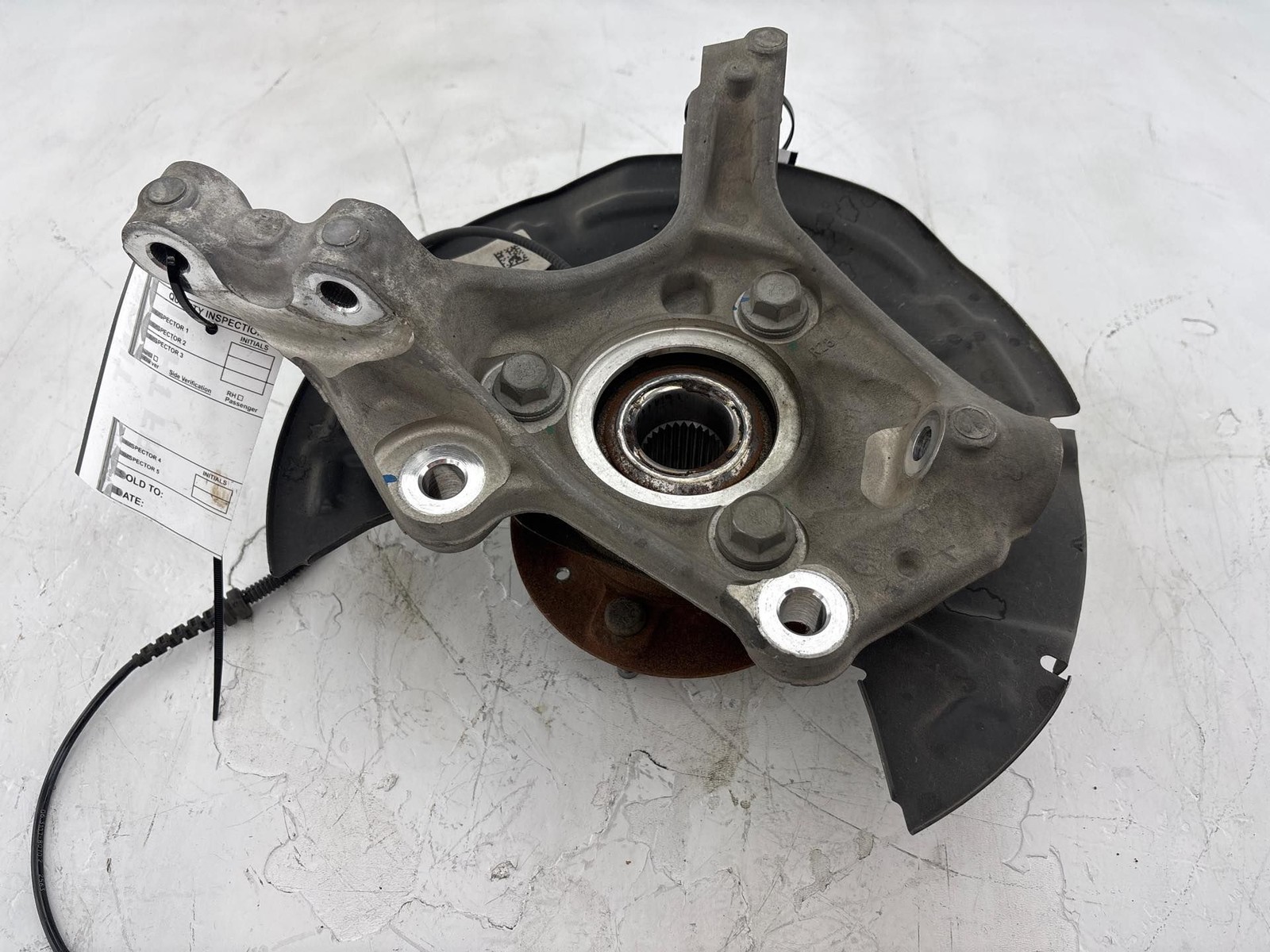 2024-2025 Buick Envista Front Right Spindle Knuckle Hub OEM 13546938 / 78439011