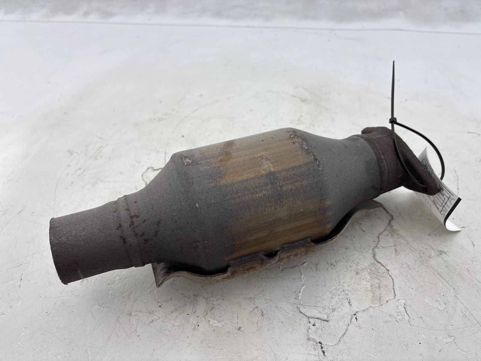 2016-2020 Kia Sorento Exhaust Muffler Catalytic Converter OEM 28950-2GBG7