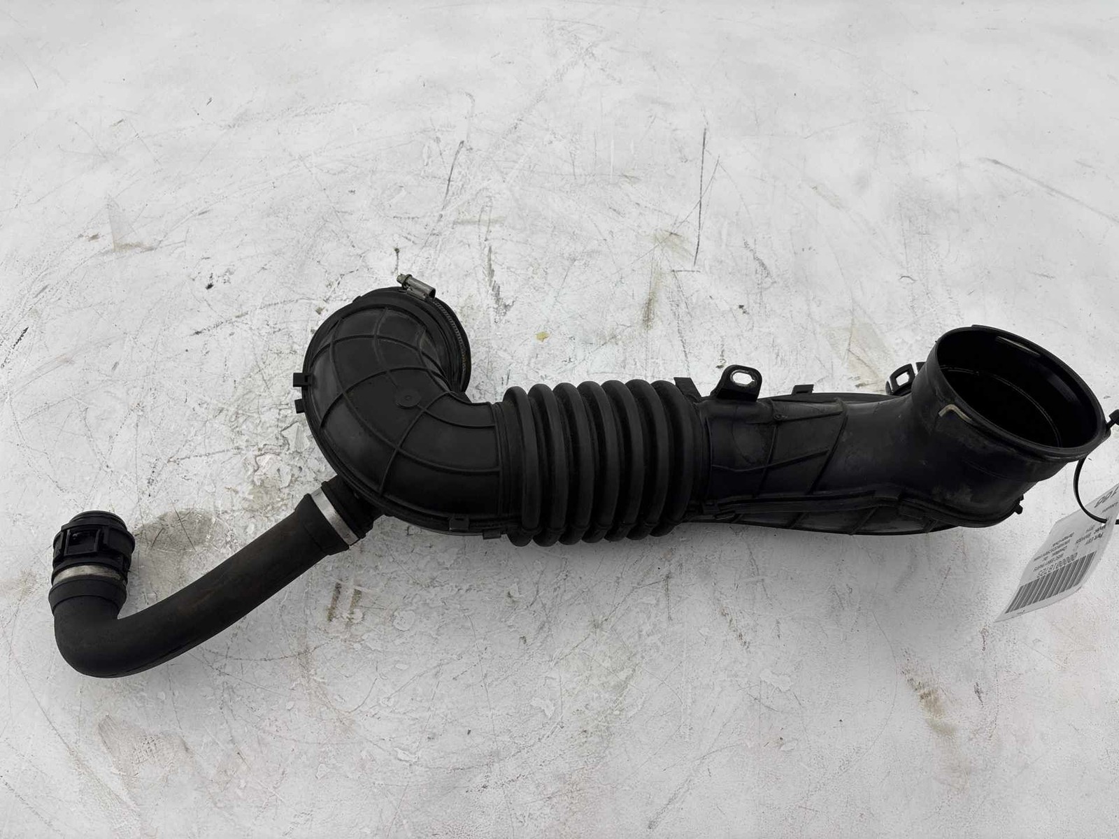 2014 - 2018 BMW 328d F30 2.0L Air Intake Outlet Hose Tube Pipe OEM