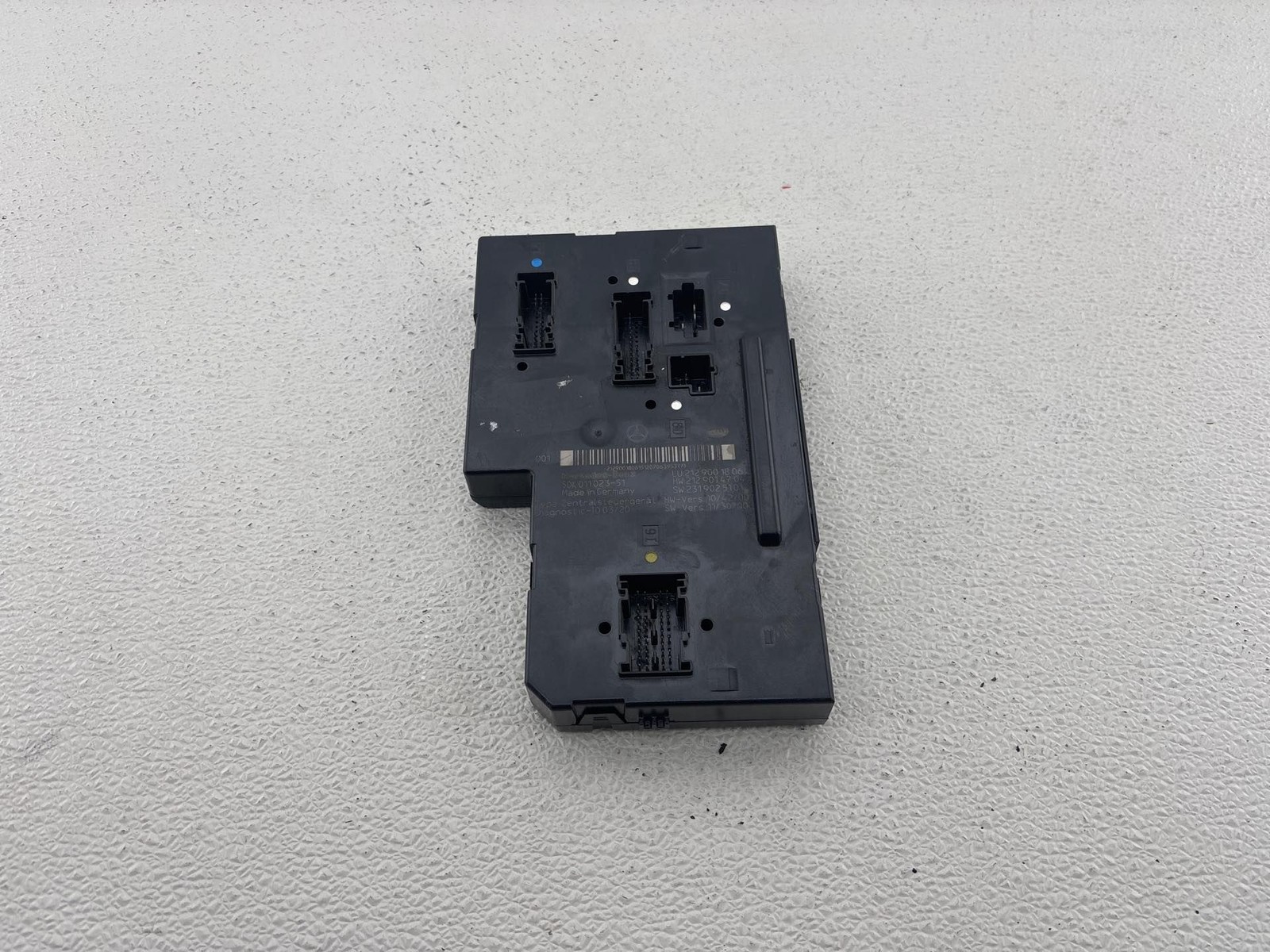 2010 - 2016 Mercedes E350 W212 Rear Trunk Power Distribution Fuse Relay Box