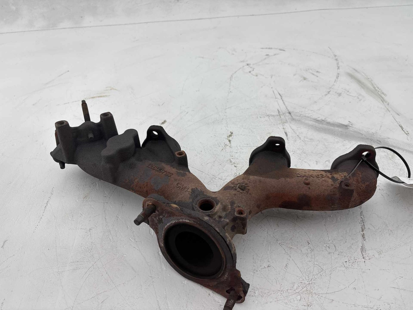 2006 - 2011 Chevrolet Impala 3.5L Engine Rear Right Exhaust Manifold OEM