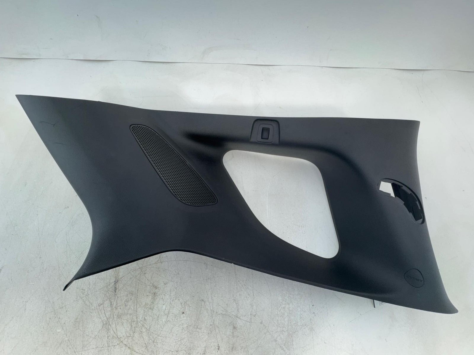 RH 19-23 JEEP CHEROKEE Rear Right Side Upper Quarter Cover Trim 6SA56DX9AB OEM