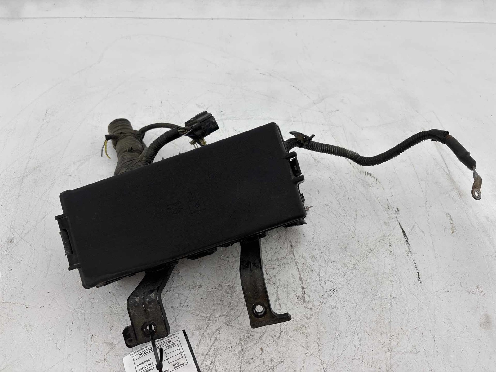 2007-2010 Lincoln MKZ Engine Fuse Box OEM 9H61-14290-A