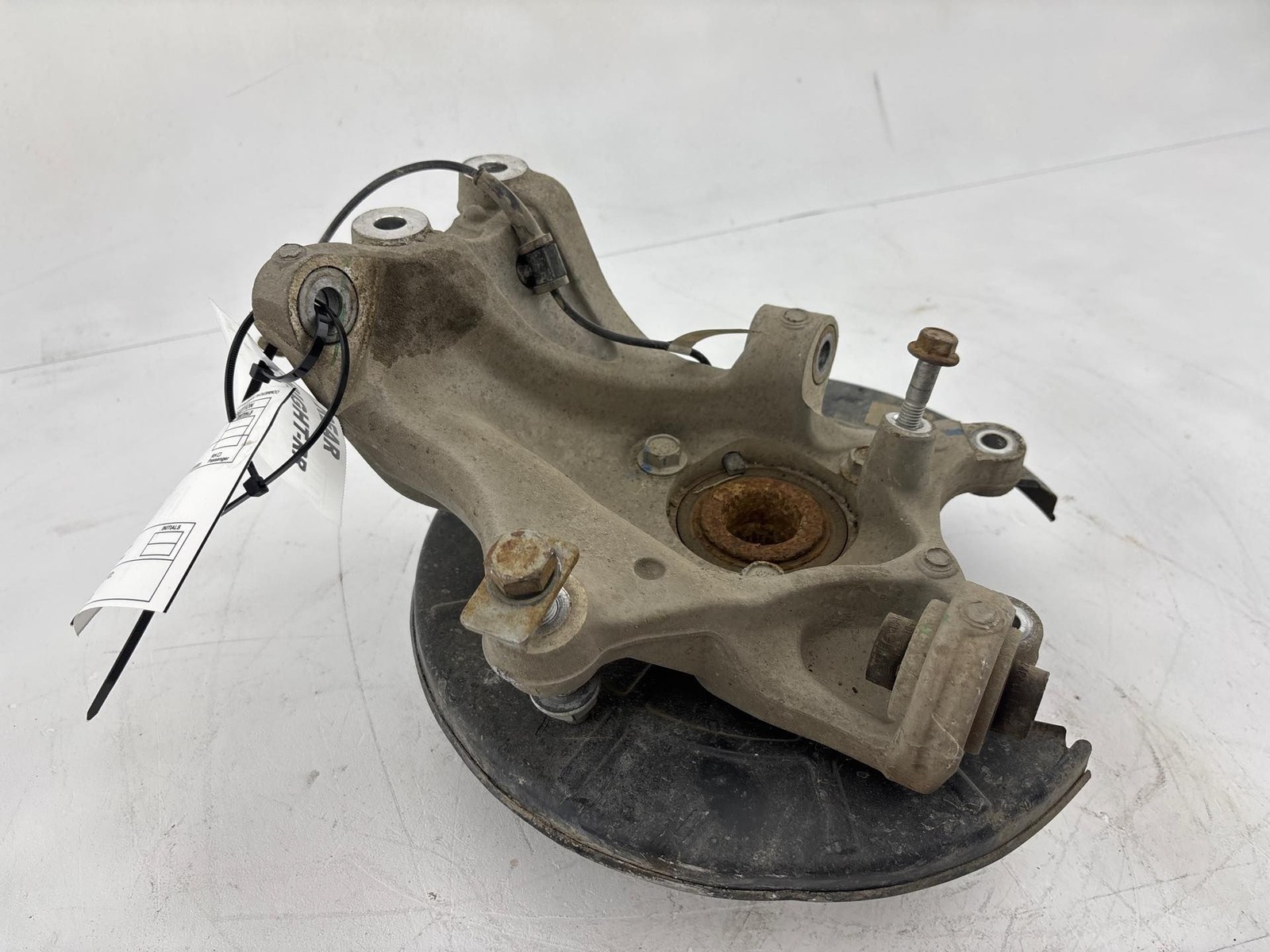 2014 - 2020 CHEVROLET IMPALA REAR RIGHT PASSENGER SIDE SPINDLE KNUCKLE HUB OEM