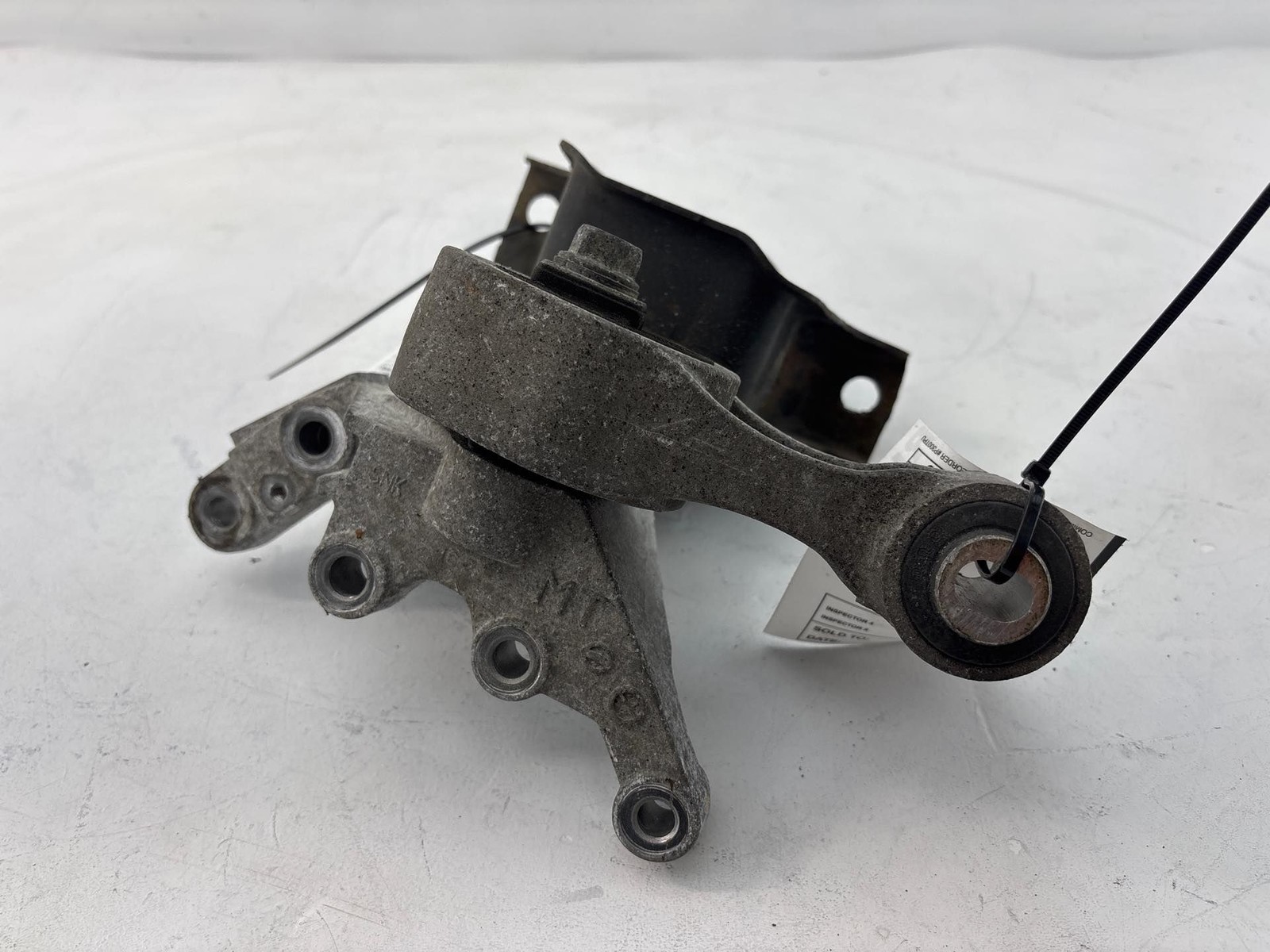 2011-2014 Nissan Juke 1.6L Front Right Engine Motor Mount OEM