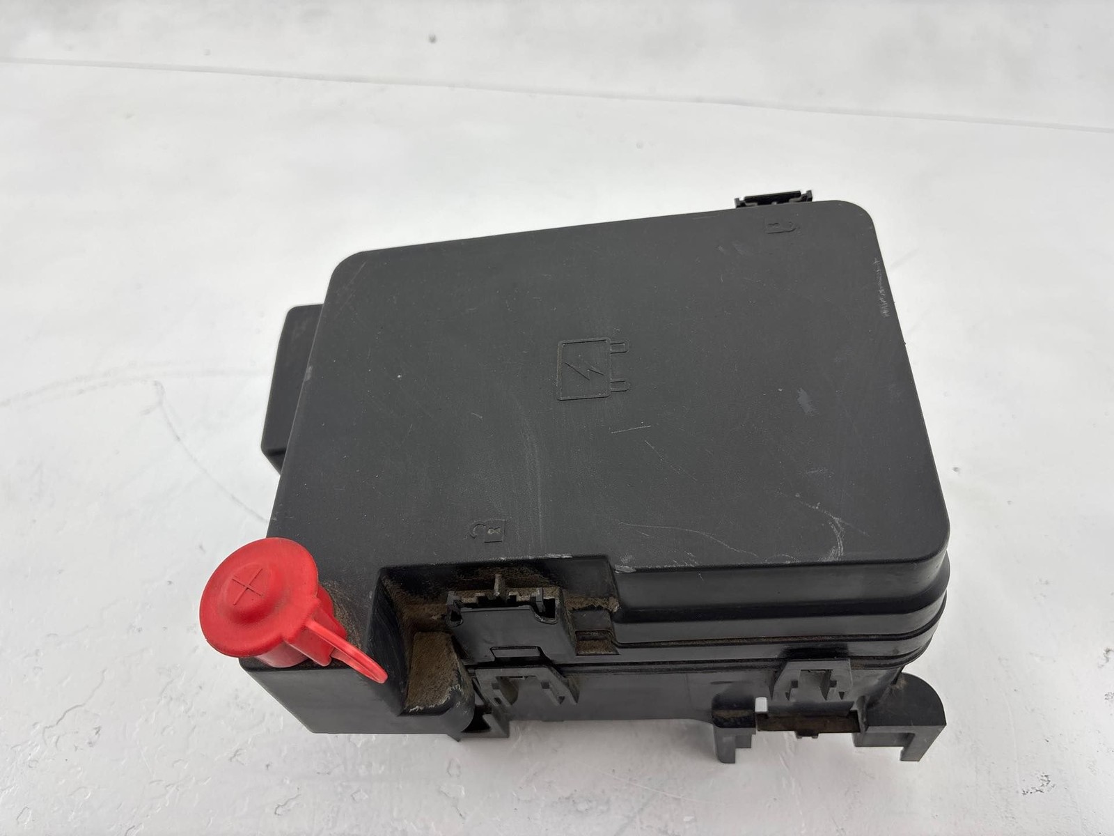 2013-2016 Chevrolet Equinox Engine Fuse Box OEM 22929763