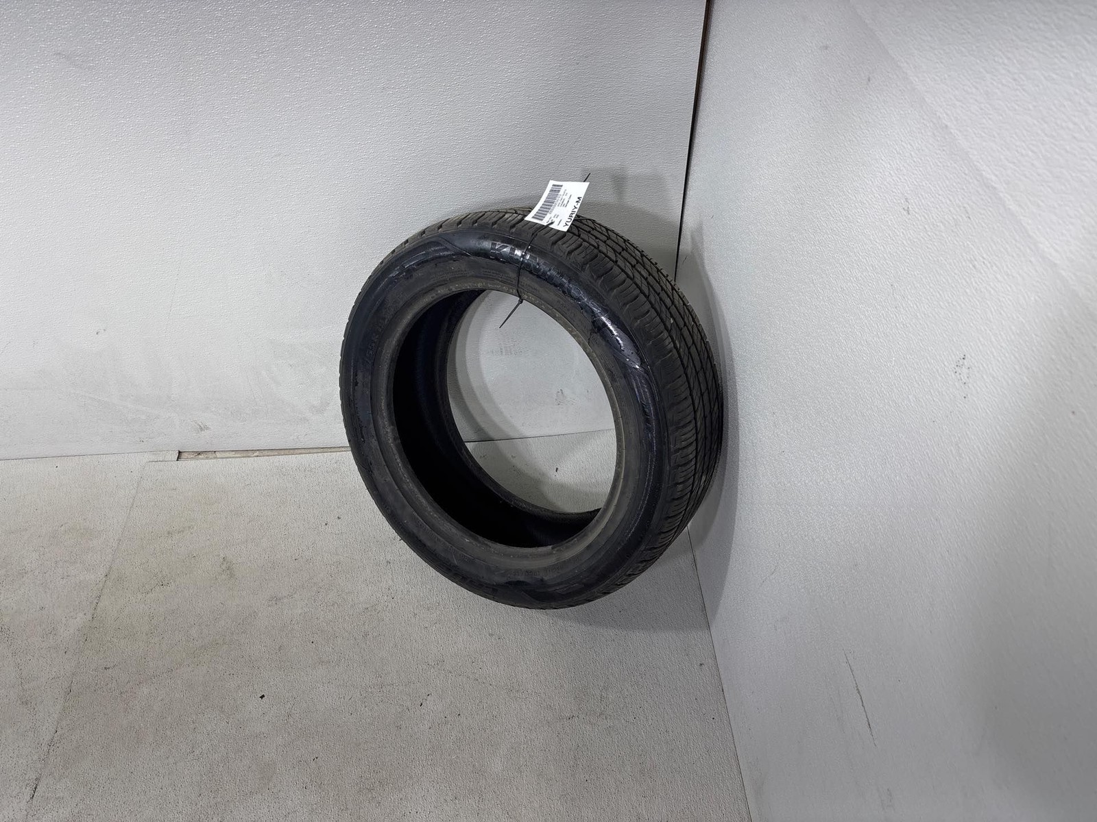 Kumho1 Crugen Premium Used Tire 235/55 R19 101H M+S 10/32