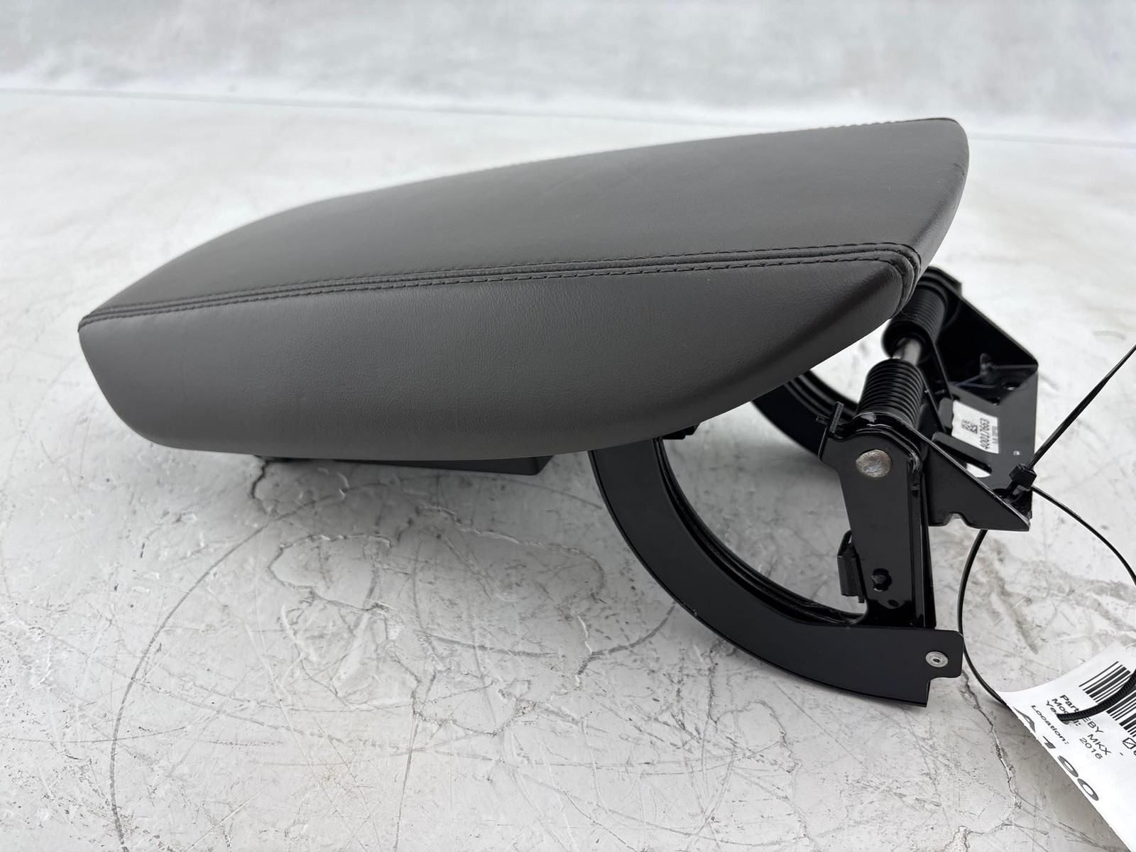 2016-2018 Lincoln MKX Center Floor Console Arm Rest Lid OEM